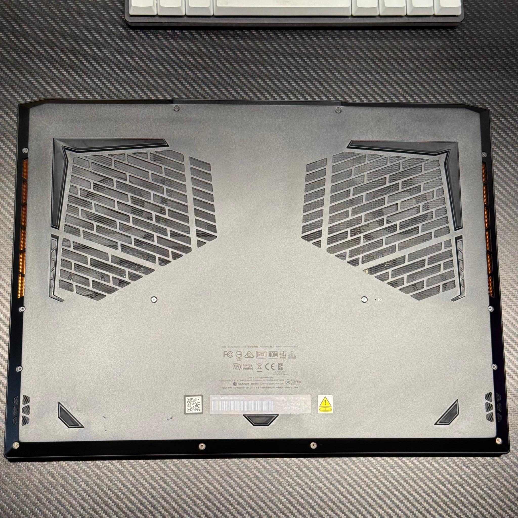 RTX 4080 / i9-14900HX / 32GB DDR5 Ram / 2TB SSD / 240Hz refresh rate