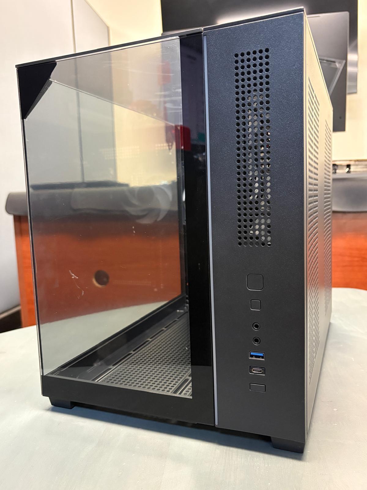 NEW – Skytech Gaming CRYSTAL Case with Gigabyte B650M C V3 DDR5 Motherboards & 650W Gold Gamdias PSU
