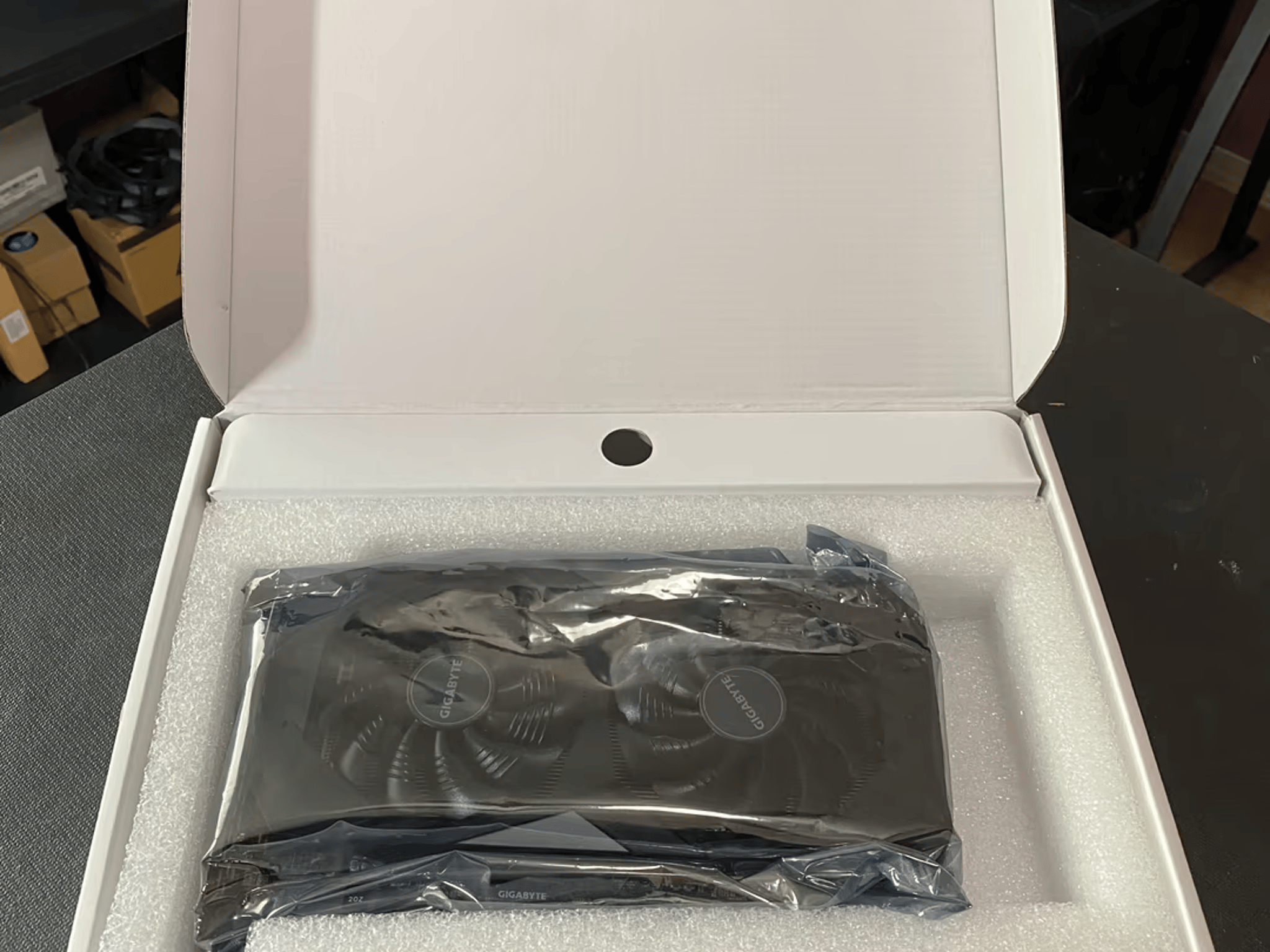 Manufacture Refurbished GIGABYTE RX 5500XT 4GB