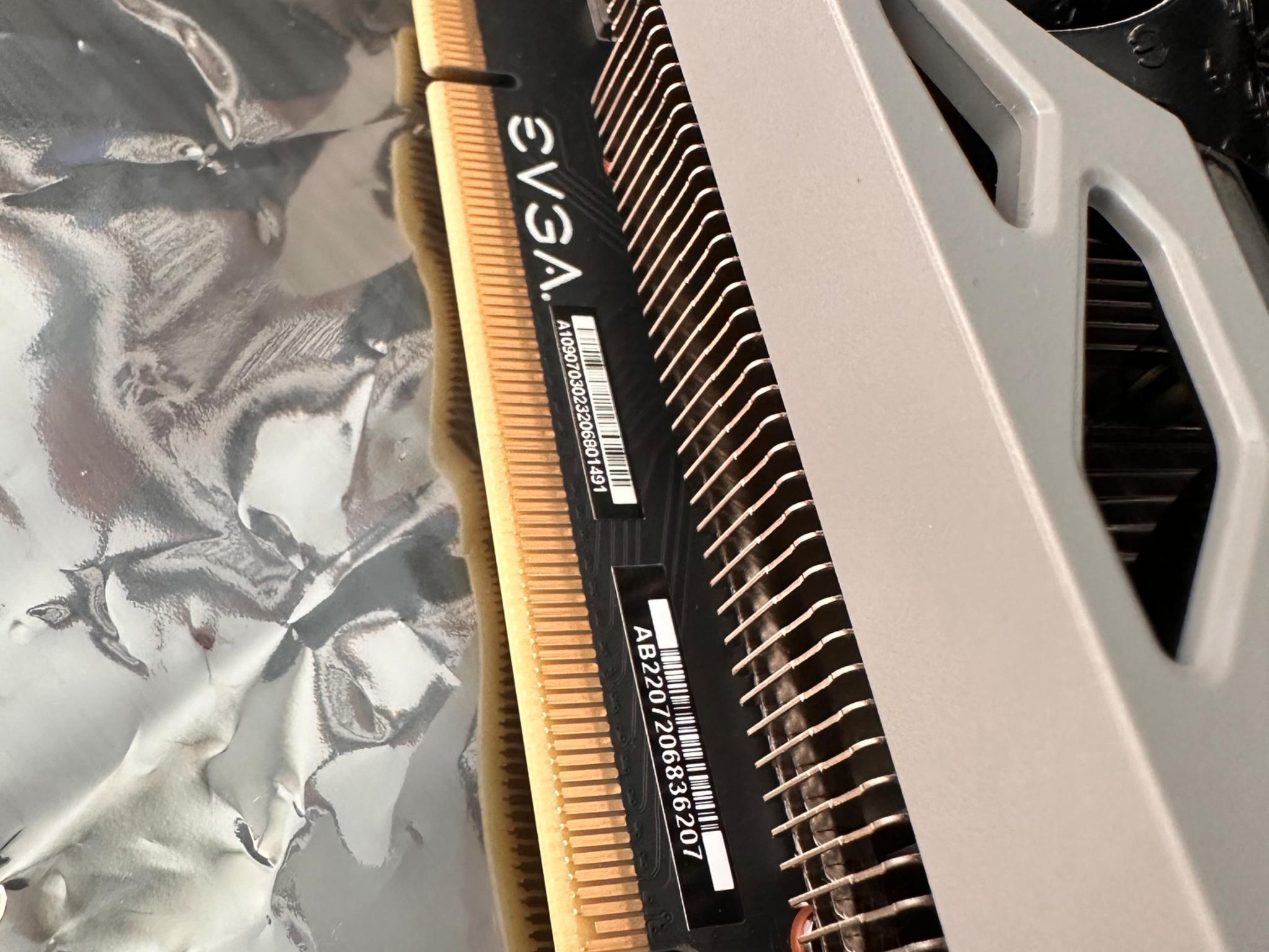 Asus TUF B560M-PLUS wifi / Intel i5-11400 / 16GB (2x8GB) DDR4-3200 Corsair CL16 / EVGA RTX 2060 KO