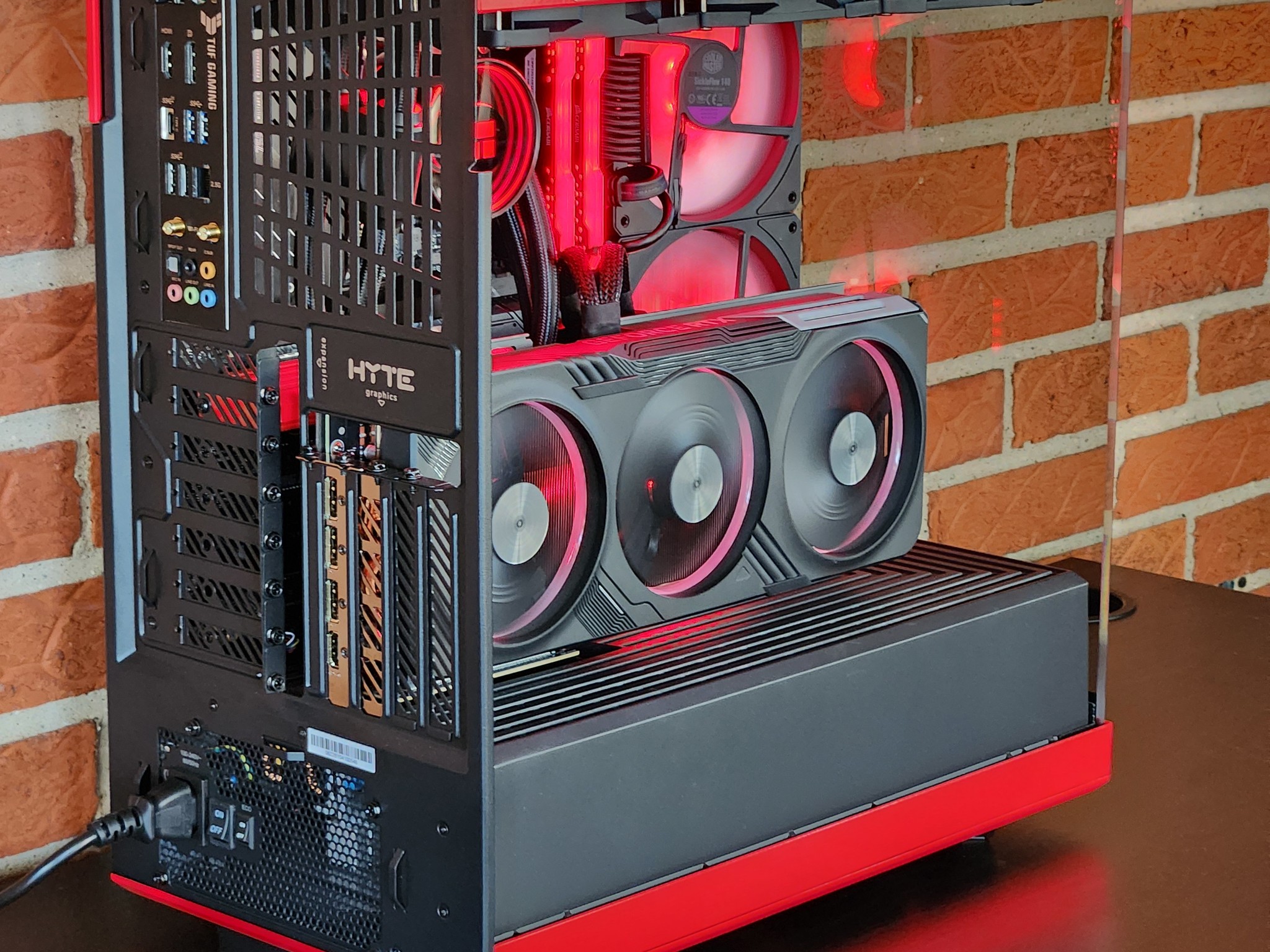 RTX 4070 Ti // i9 11900k // 360MM AIO // 32GB RAM // 1TB SSD