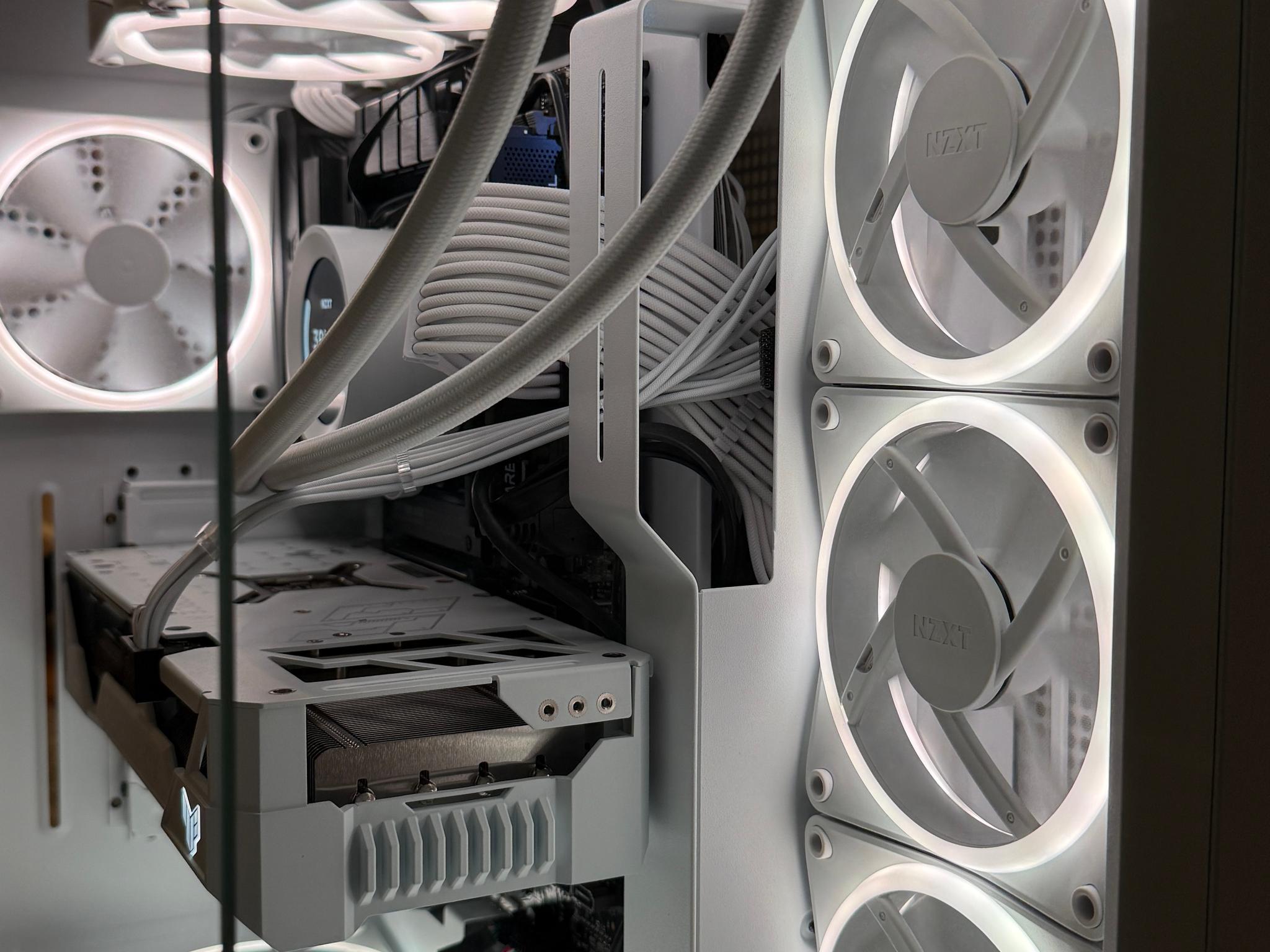 Like-New Ryzen 7 7800X3D + RTX 4070Ti Super Gaming PC