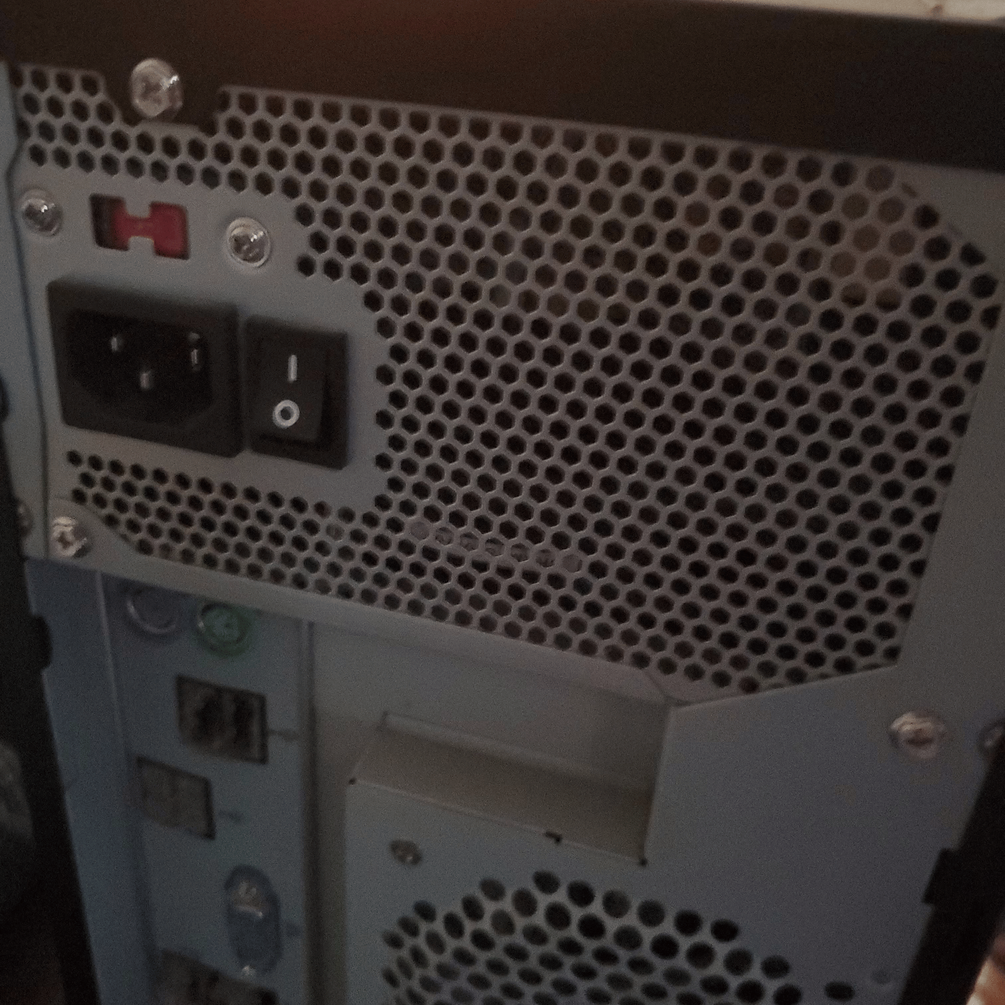 Low End Gaming PC (Specs in Desc) 
