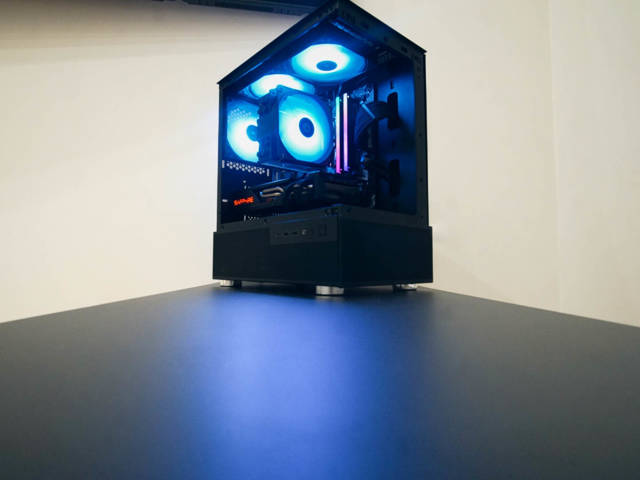 RX 5700XT|R5 5500| 32GB DDR4|1TB SSD|