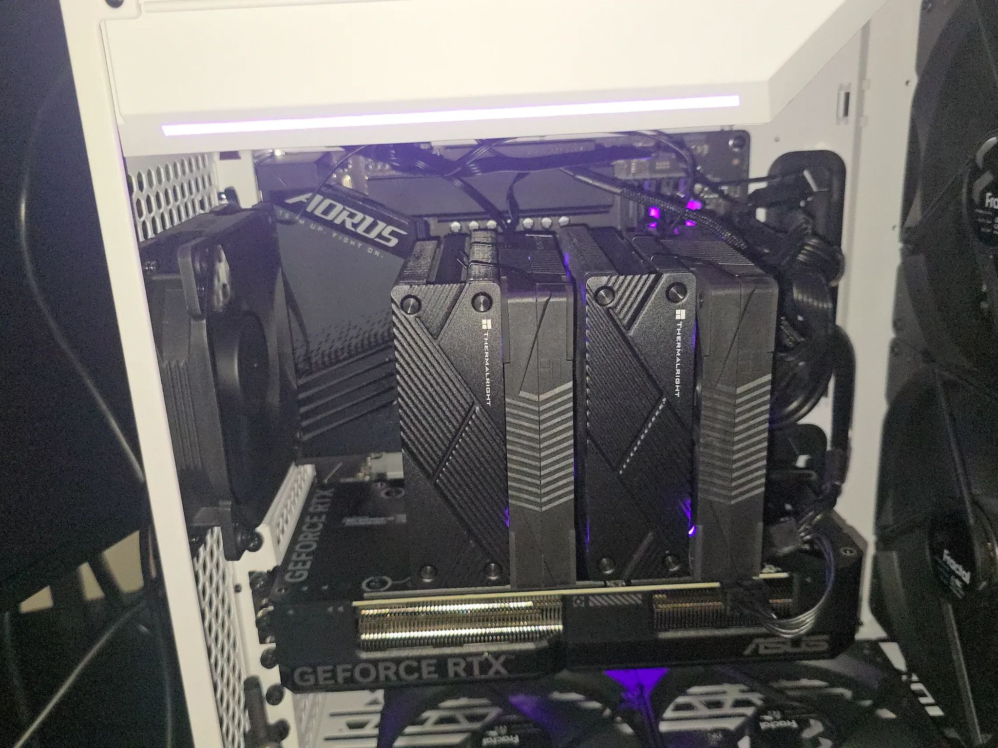 BLACK AND WHITE ENTRY GAMING/STREAMING PC FOR 1440P: 4070, I-7 13700KF, 32gb DDR5, 2TB SN850X