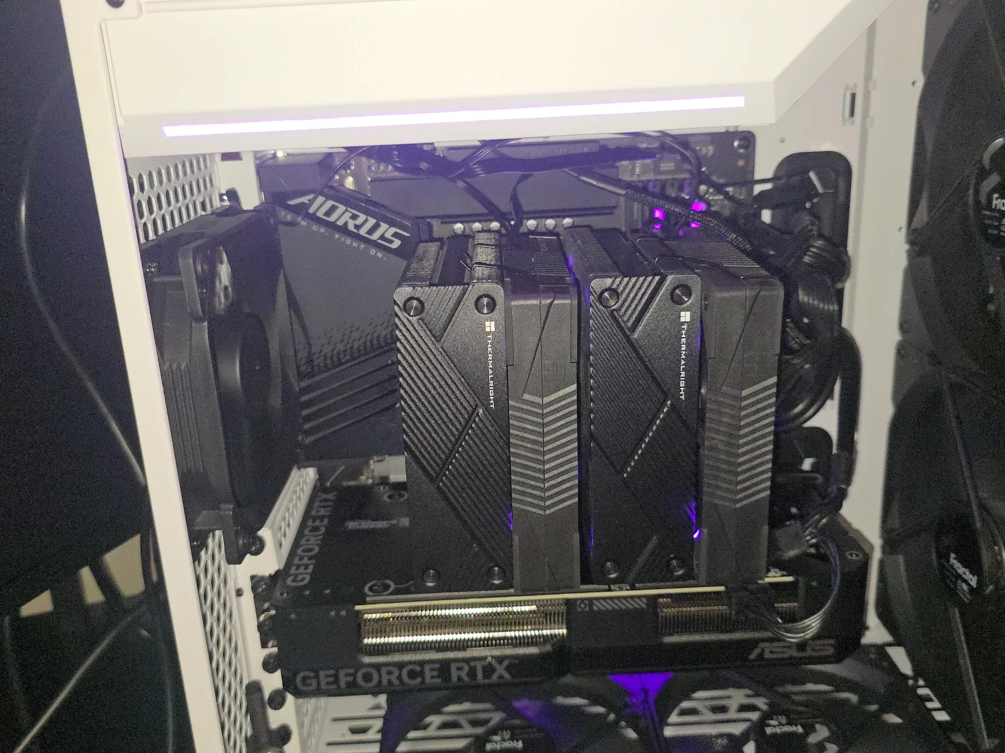 BLACK AND WHITE ENTRY GAMING/STREAMING PC FOR 1440P: 4070, I-7 13700KF, 32gb DDR5, 2TB SN850X