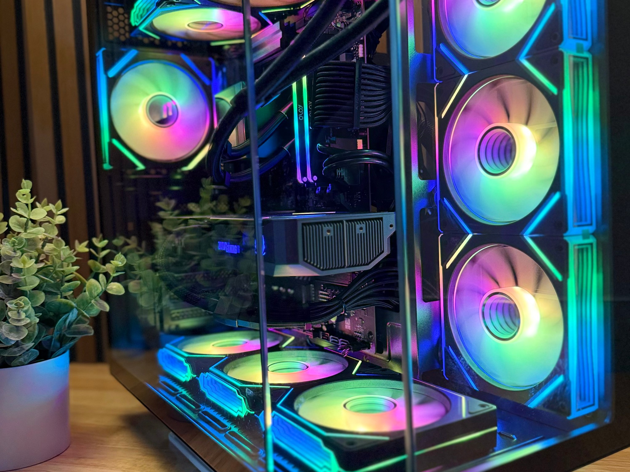 RTX 5070 OC Gaming PC – Ryzen 7 7700X | 32GB DDR5 | 1TB Samsung 990 Pro | B650E-E WiFi