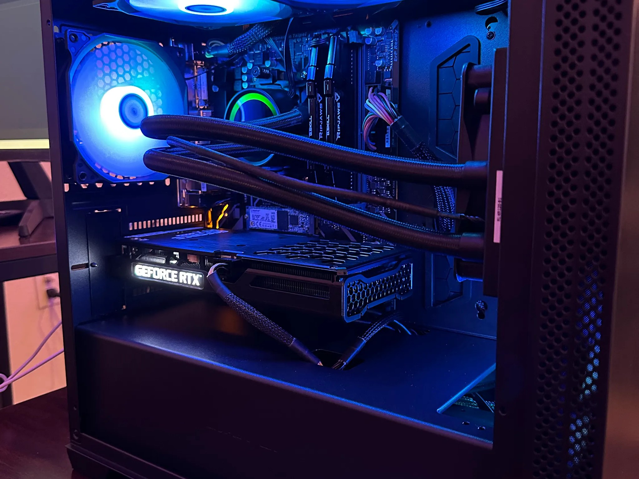 Ryzen 5 2400g/RTX 3050/16gb 3200mhz Custom Gaming PC