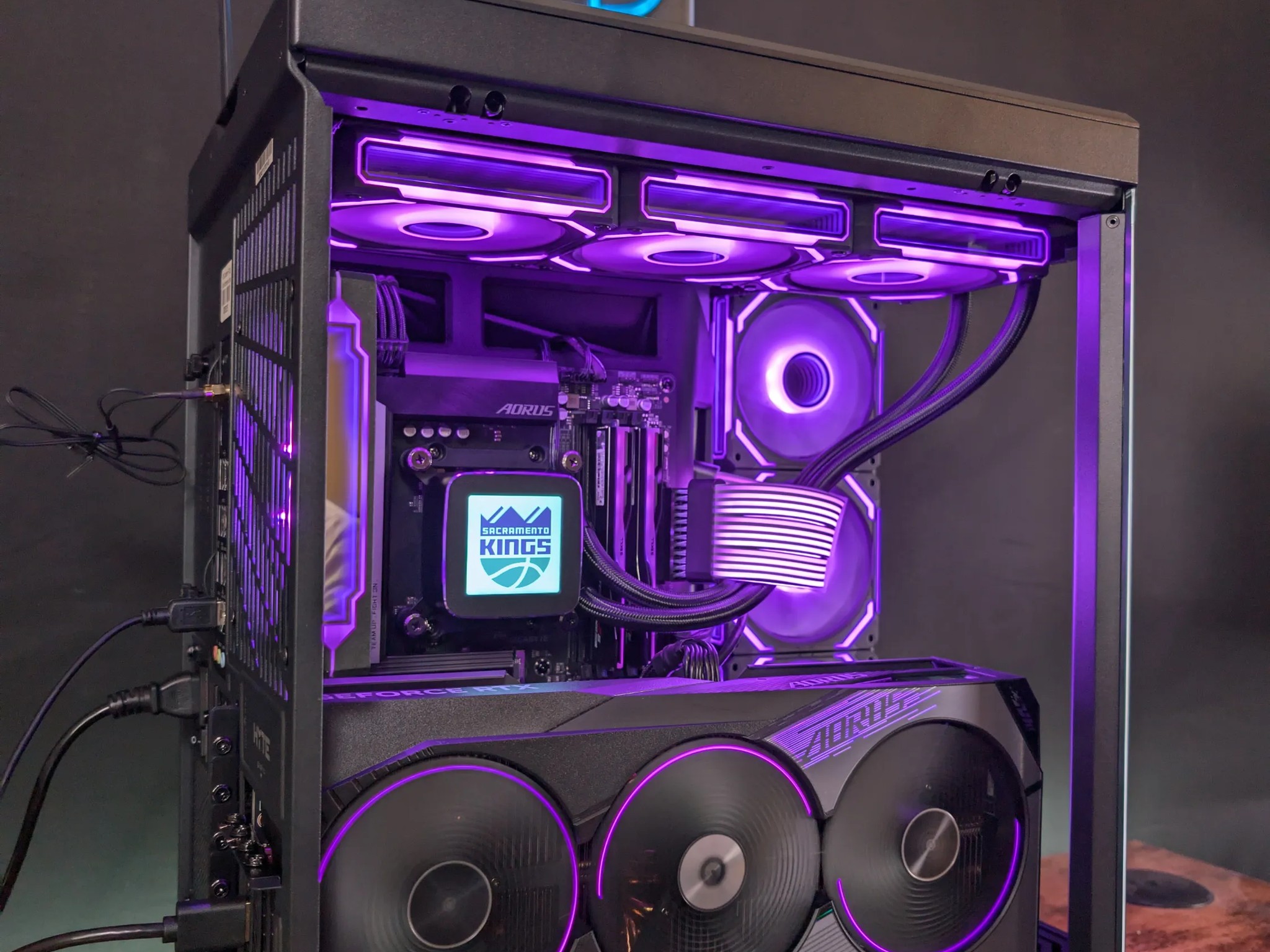 RTX 4090 // Ryzen 9 7950x3D // 64GB DDR5 // 2TB Samsung 990 Pro // WiFi