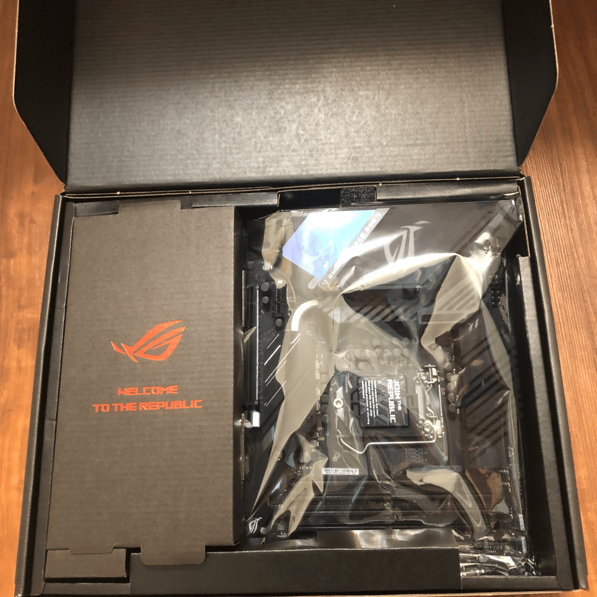 Combo: I7-10700k + Asus Z490E + 32GB RAM (3200mhz) + 1TB HHD