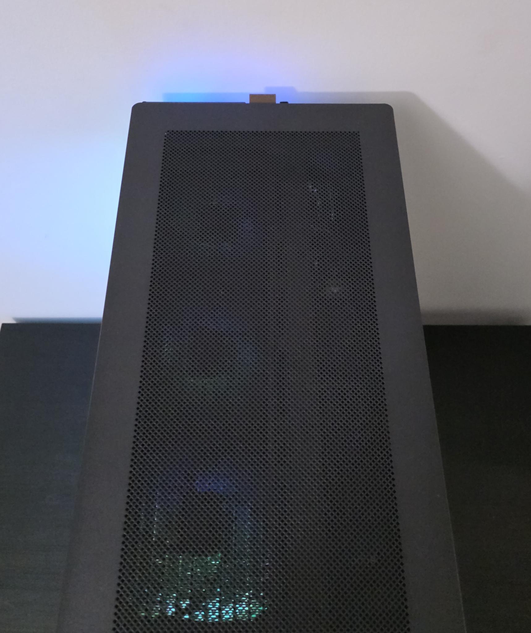 Midnight Hydra | RX 9070XT | Ryzen 5 7600X3D | 32 GB | 2TB SSD | 850W Gold PSU