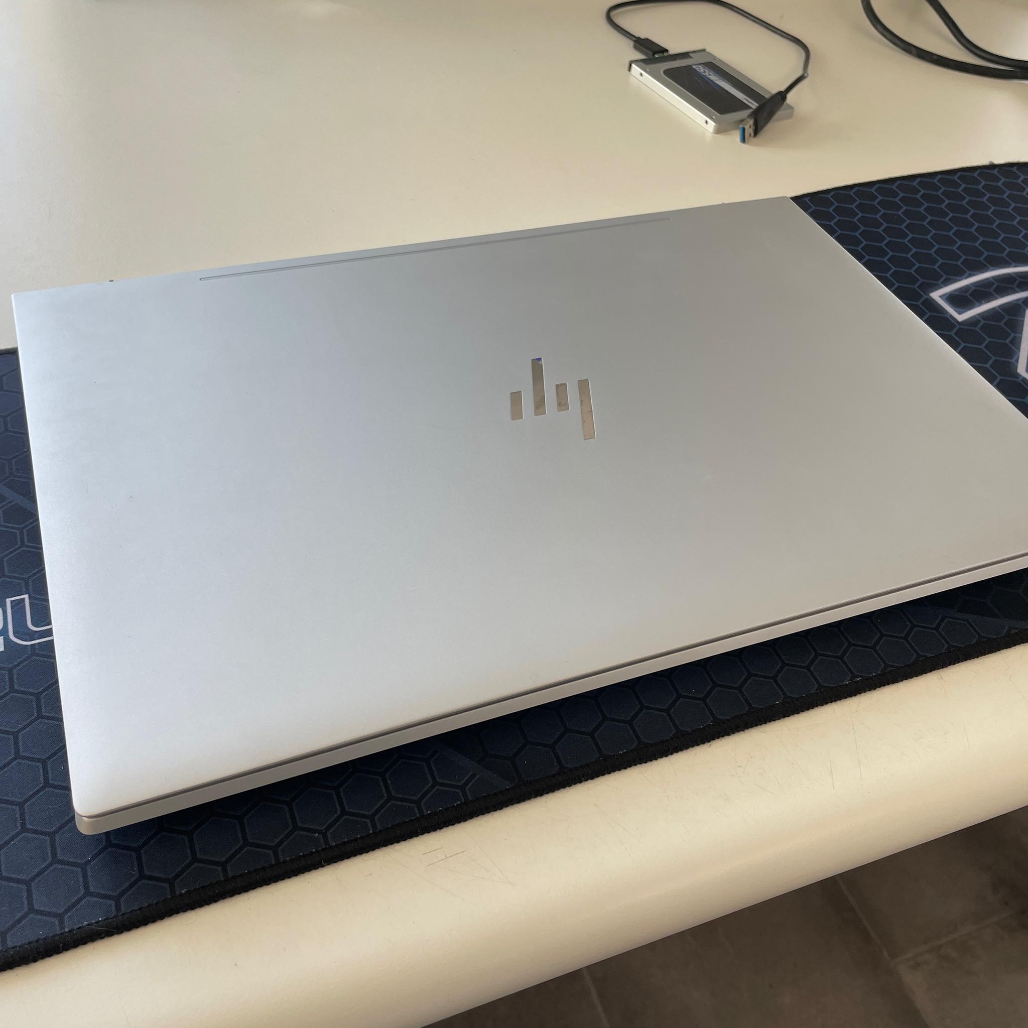 HP Envy 17 + i7-8565u + GeForce MX250 + 256 2.5” SSD