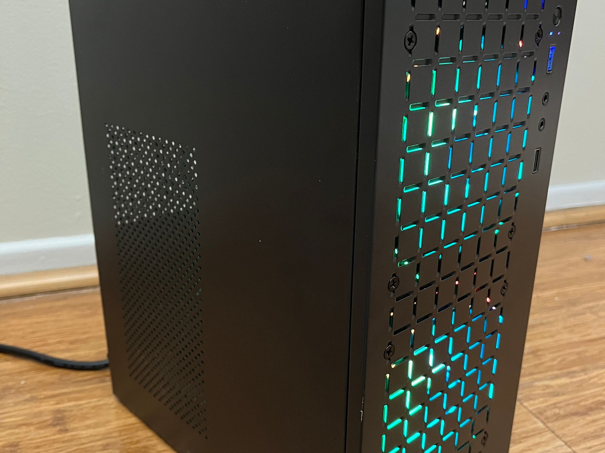 NVIDIA RTX 2060, Intel Core i5-7500, 12GB DDR4 RAM, 870 GB Storage - Small Gaming PC w/ Wi-Fi & BT