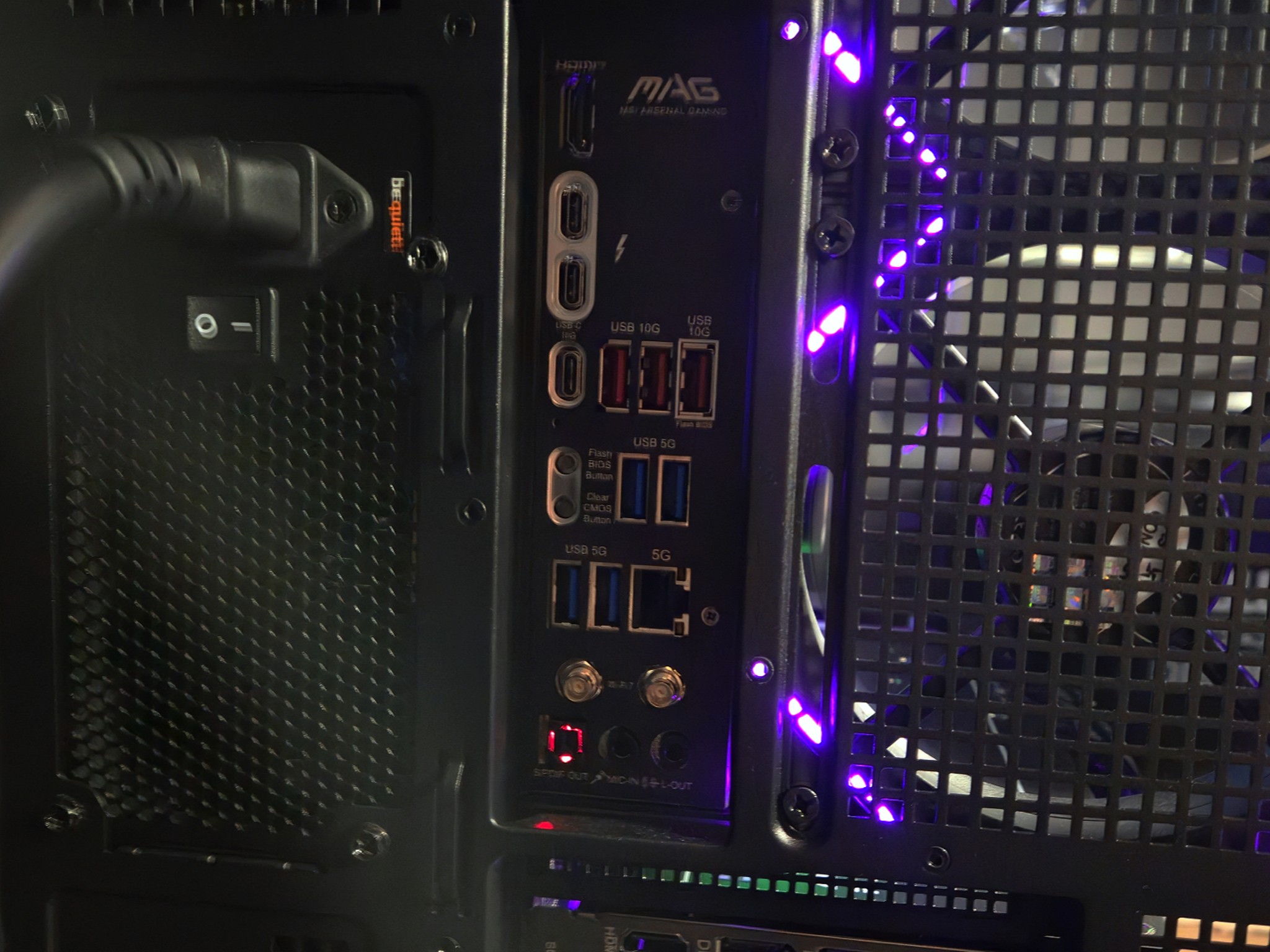 9070 XT OC - Intel Core Ultra 7 270K Plus - 32GB DDR5 6000 - 2TB NVMe - 16:9 Customizable Screen