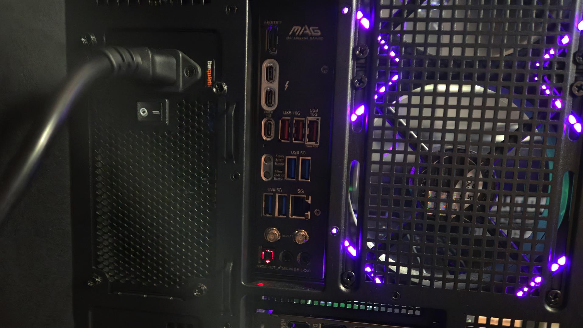 9070 XT OC - Intel Core Ultra 7 270K Plus - 32GB DDR5 6000 - 2TB NVMe - 16:9 Customizable Screen