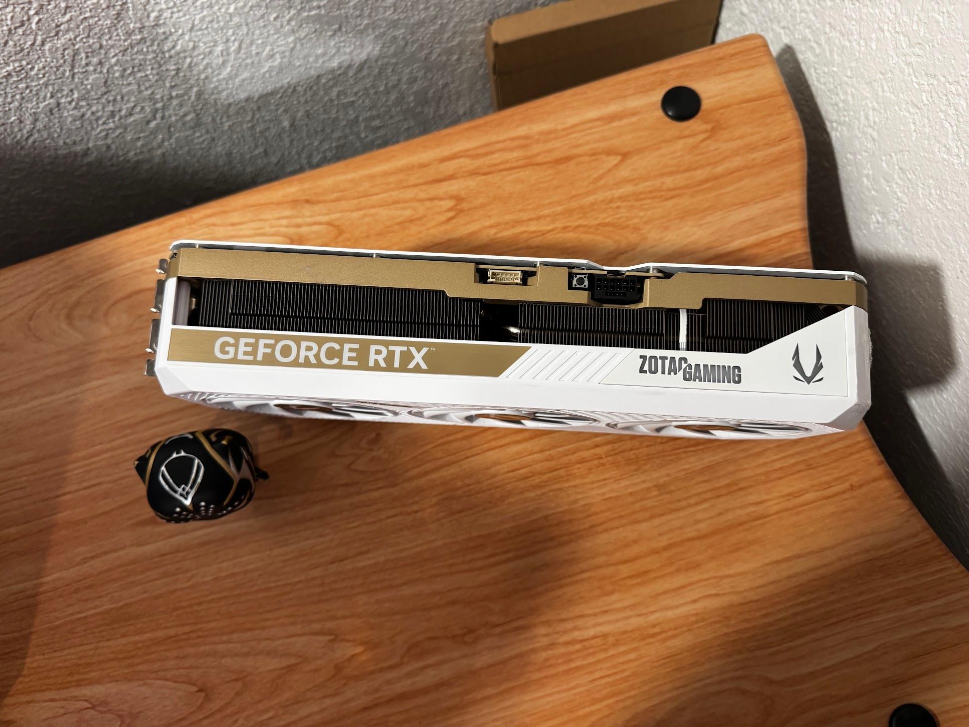 ZOTAC GAMING GeForce RTX 5090 SOLID OC White Edition