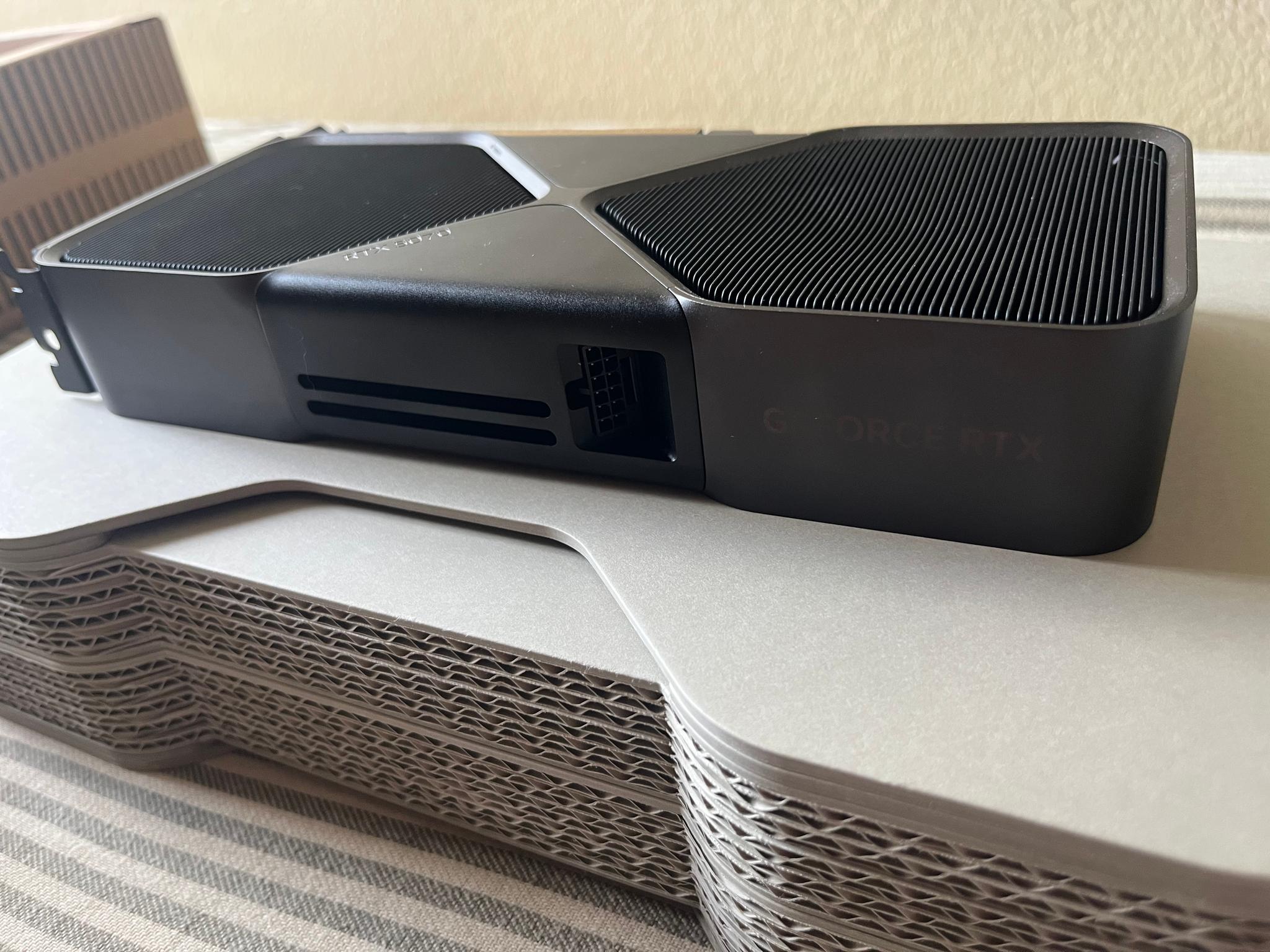 Used RTX 5070 Founder’s Edition 12GB GDDR7 with Original Packaging - Like New!