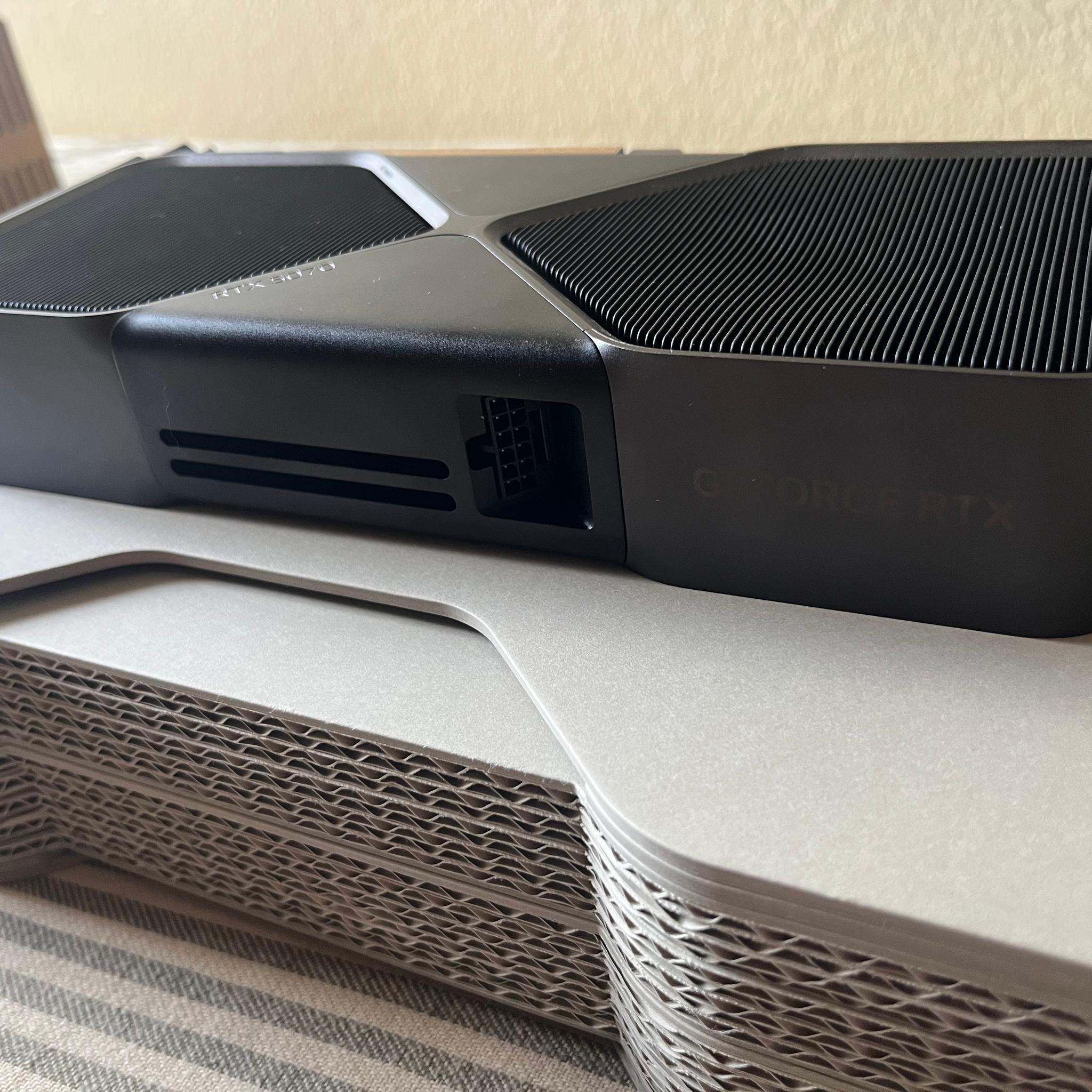Used RTX 5070 Founder’s Edition 12GB GDDR7 with Original Packaging - Like New!