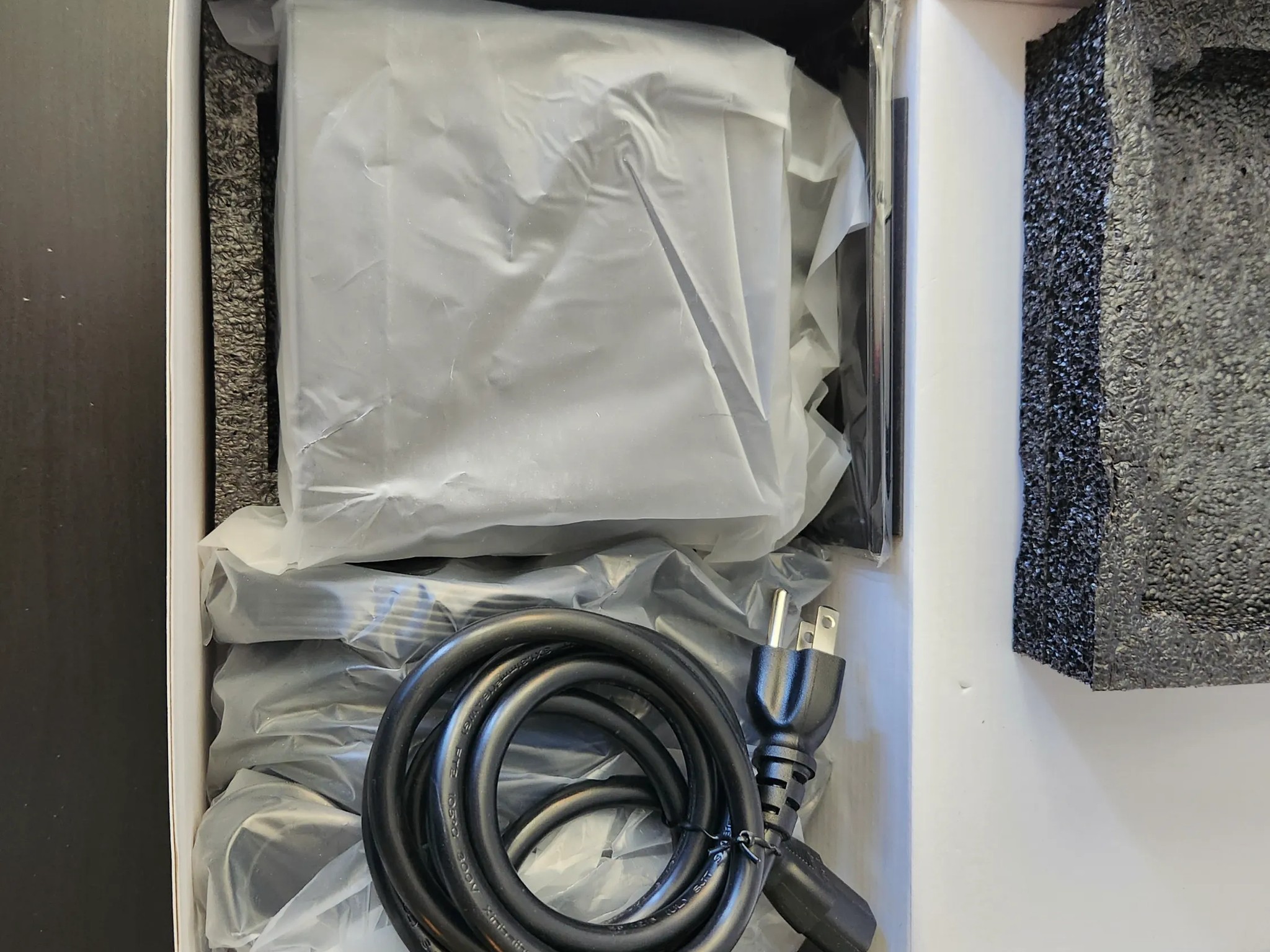 Corsair SF850L 850 W 80+ Gold Certified Fully Modular SFX-L Power Supply