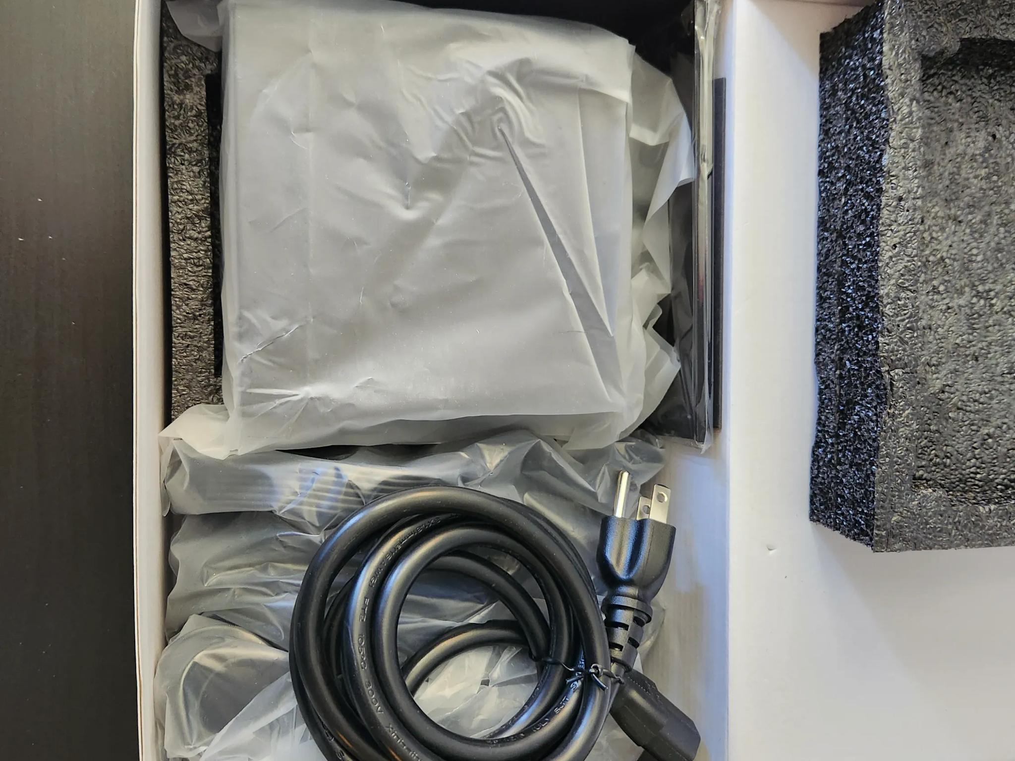 Corsair SF850L 850 W 80+ Gold Certified Fully Modular SFX-L Power Supply