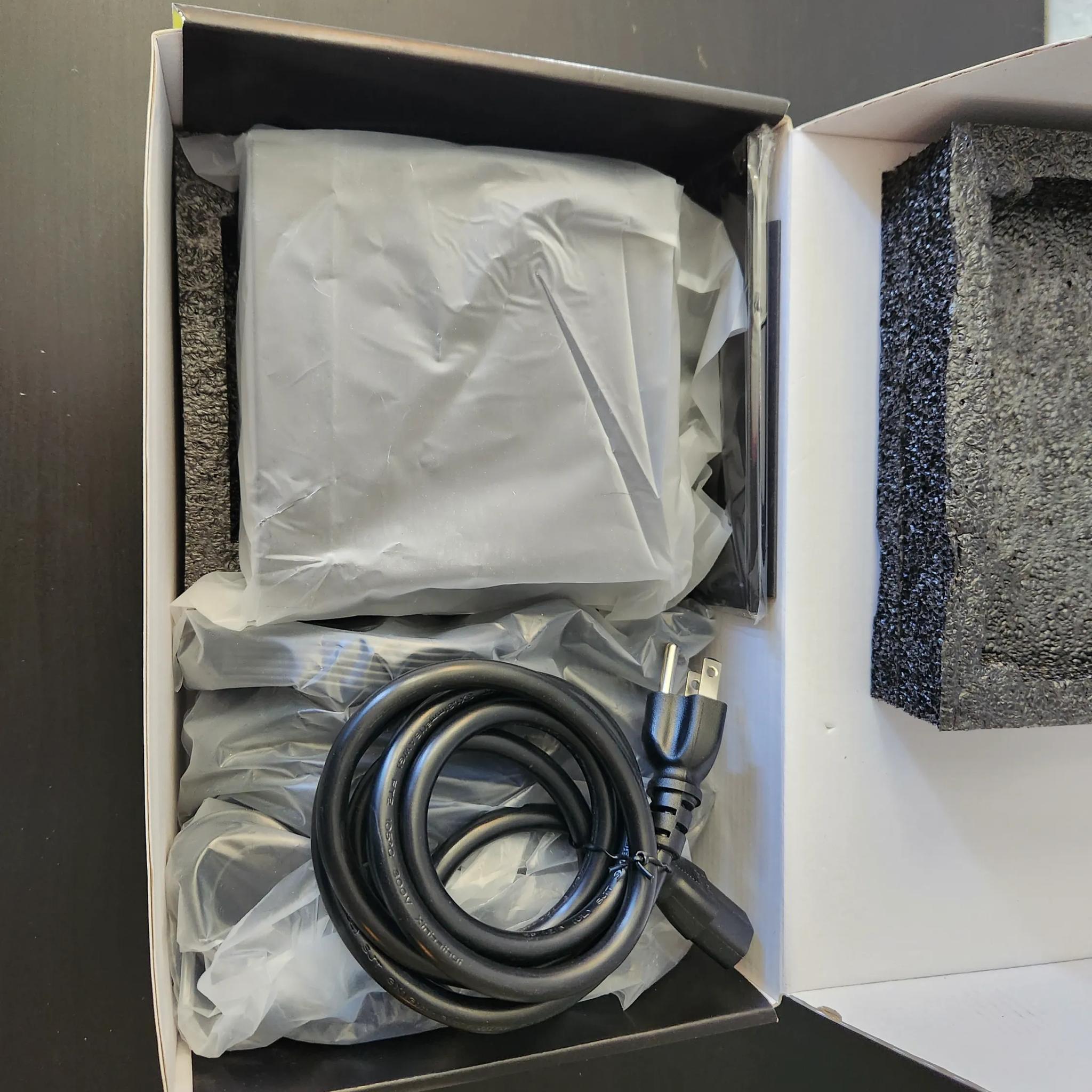 Corsair SF850L 850 W 80+ Gold Certified Fully Modular SFX-L Power Supply