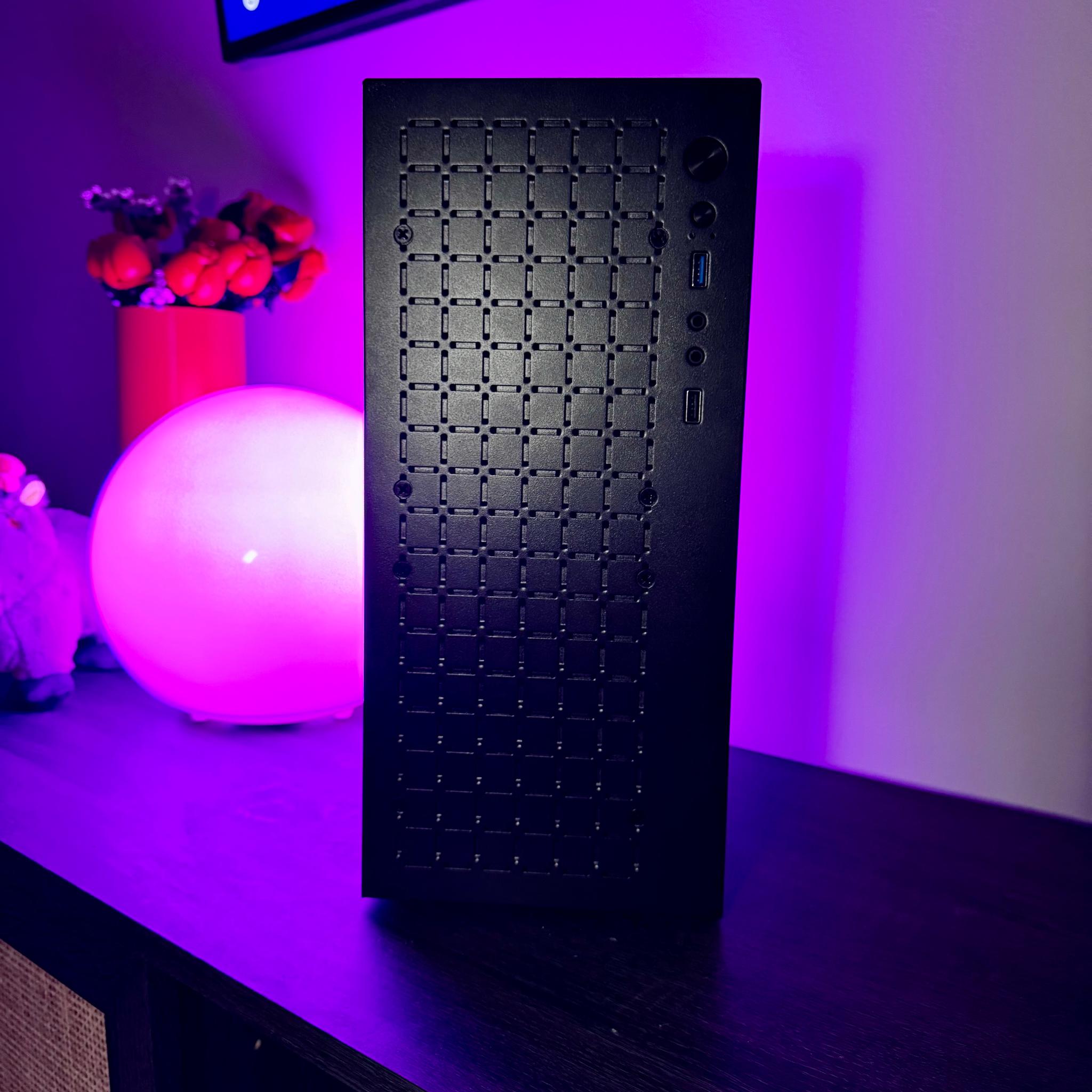 Blackout SFF - 5800XT - MSI 5070 - 32GB RAM - 1 TB - 15L