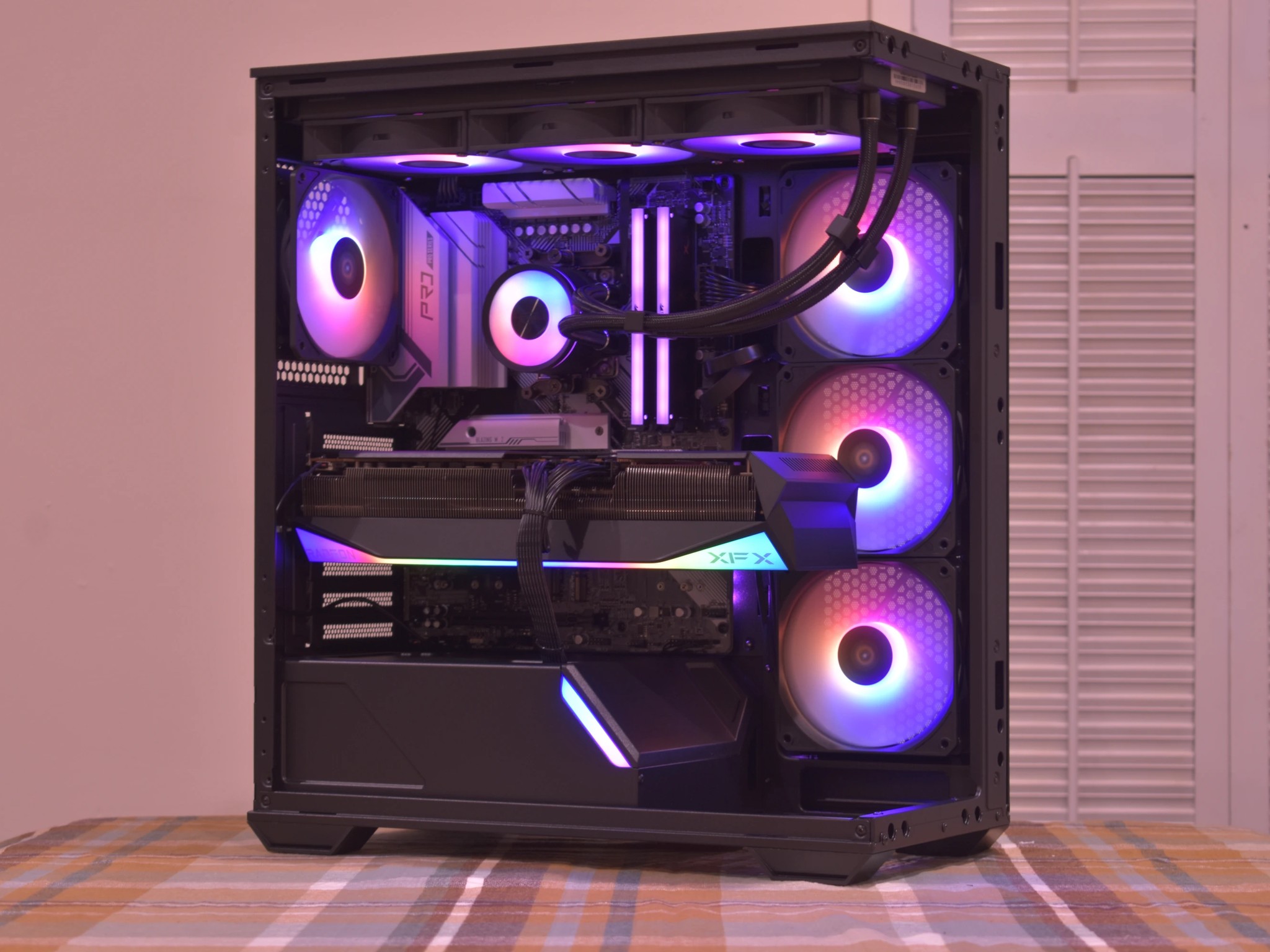 🚀Performance Gamer🚀 Ryzen 5 9600X | AMD RX 9070XT 16GB | 32GB DDR5 | 2TB nVME SSD | Black RGB+Wifi