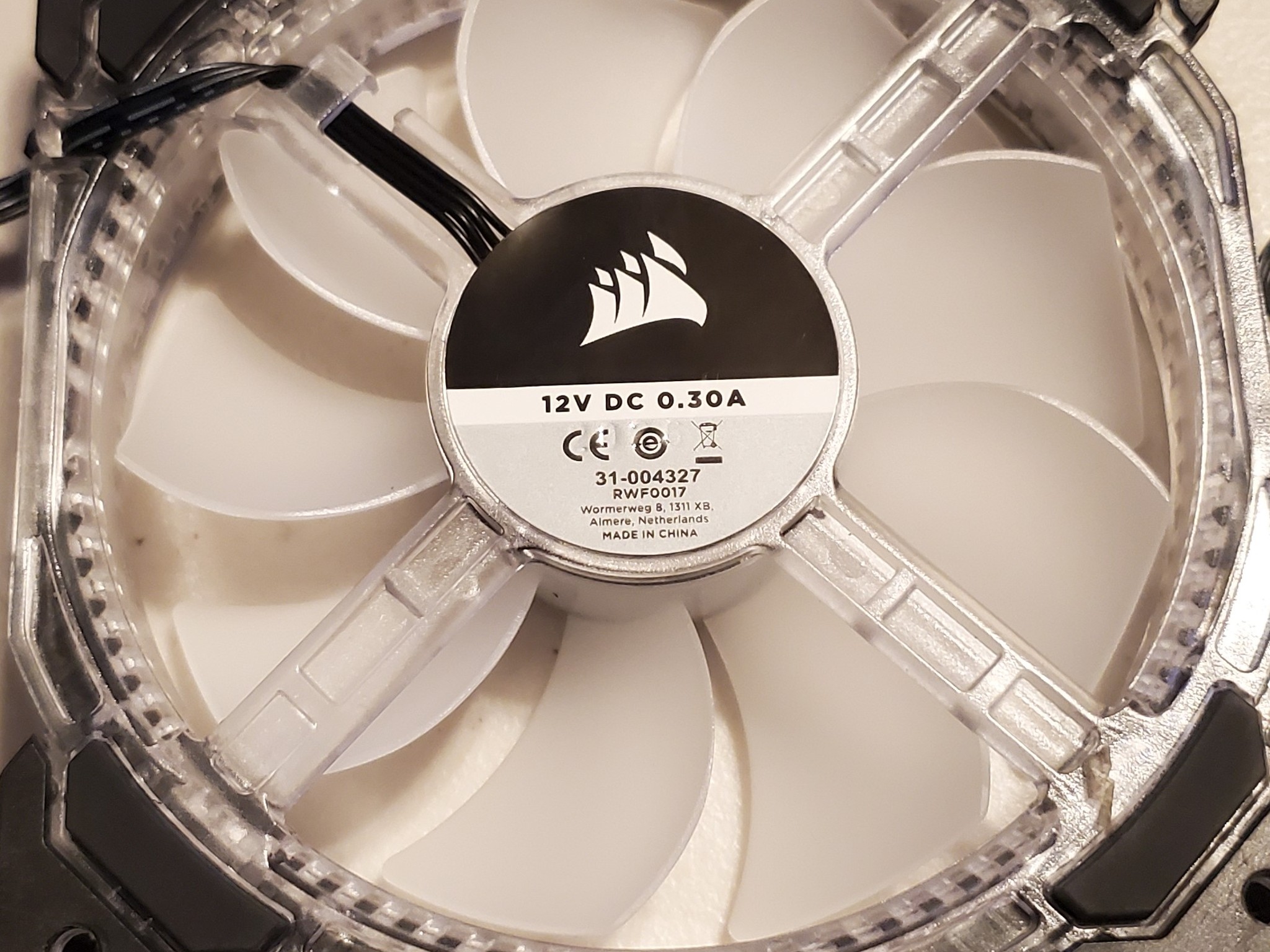 Corsair HD120 RGB LED High Performance 120mm 4pin PWM Fans (3-Pack with RGB Controller)