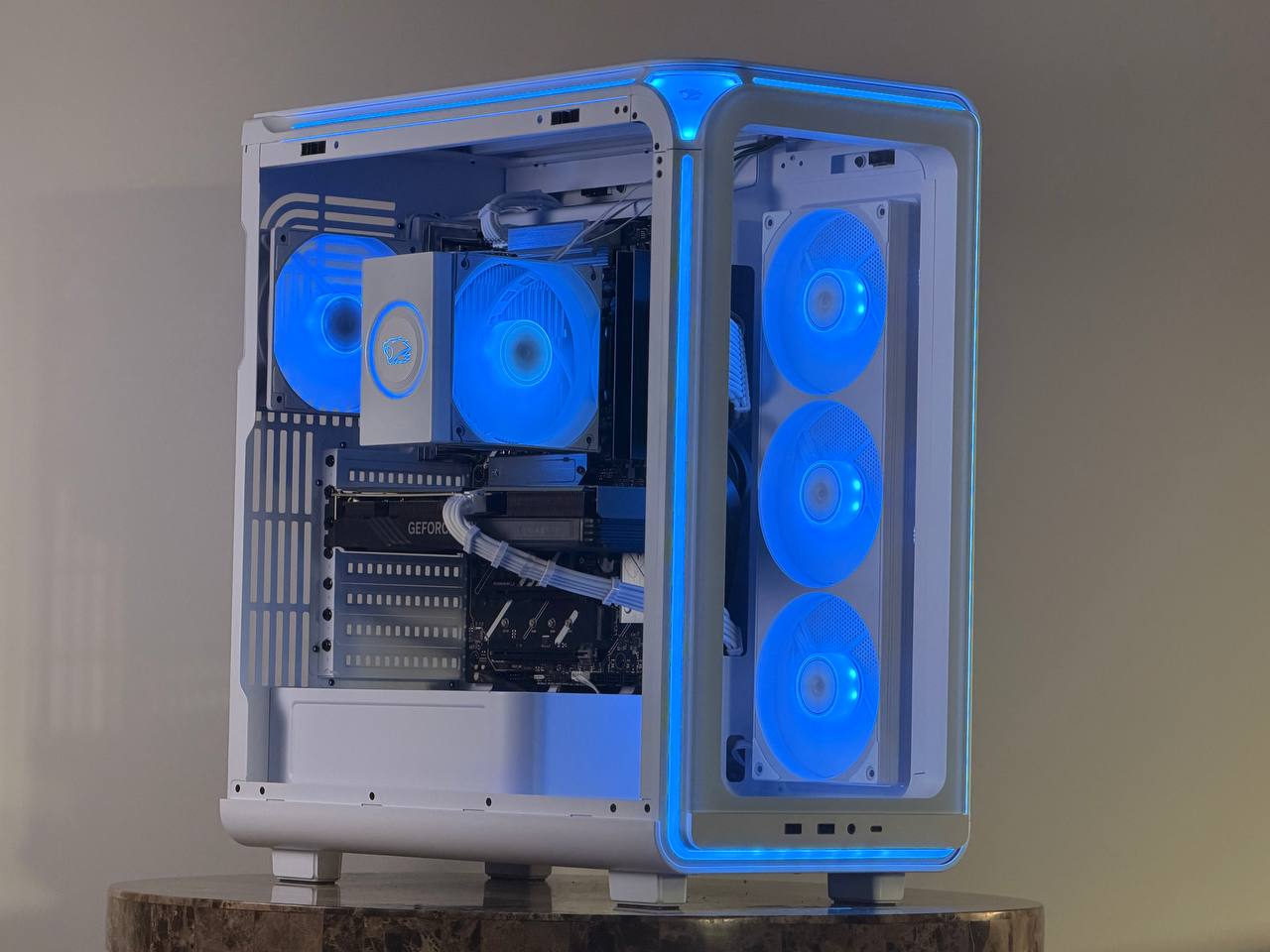 FREE SHIP ❄️🖤🤍 "POLAR NIGHT" | RTX 4060 | Ryzen 5 8400F | 500 GB NVME SSD | 16 GB DDR5 RAM🤍🖤❄️