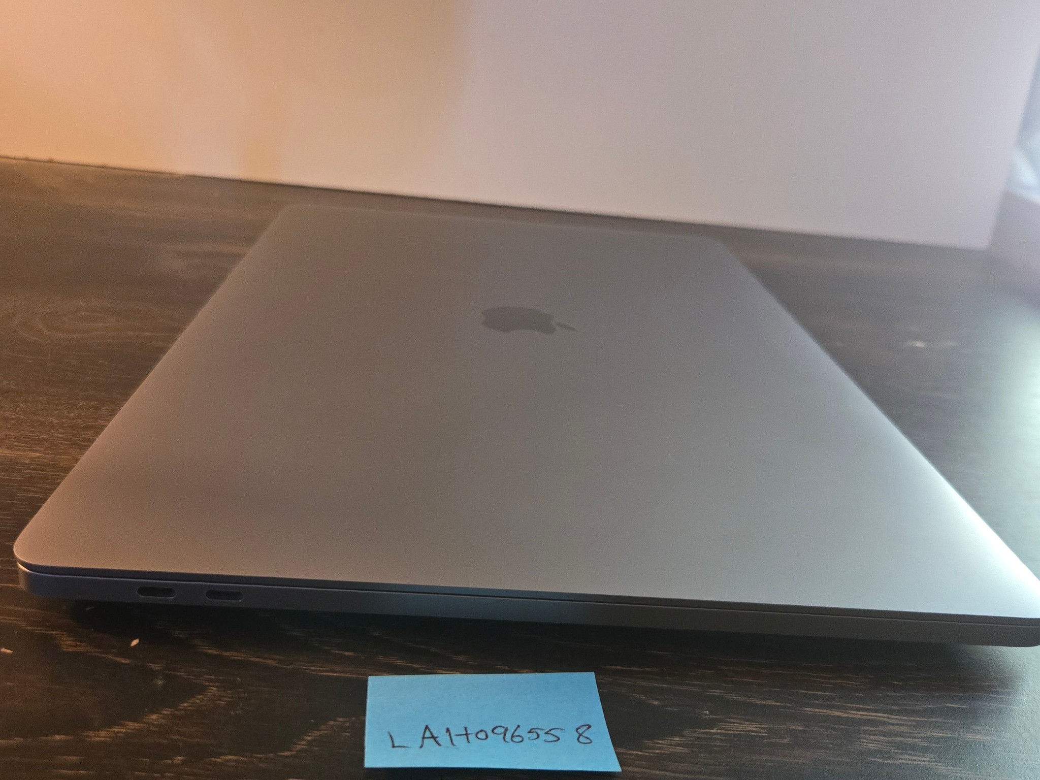 Apple Macbook Pro 16 inch Laptop - 2019 - 1TB - intel i9 - Model A2141