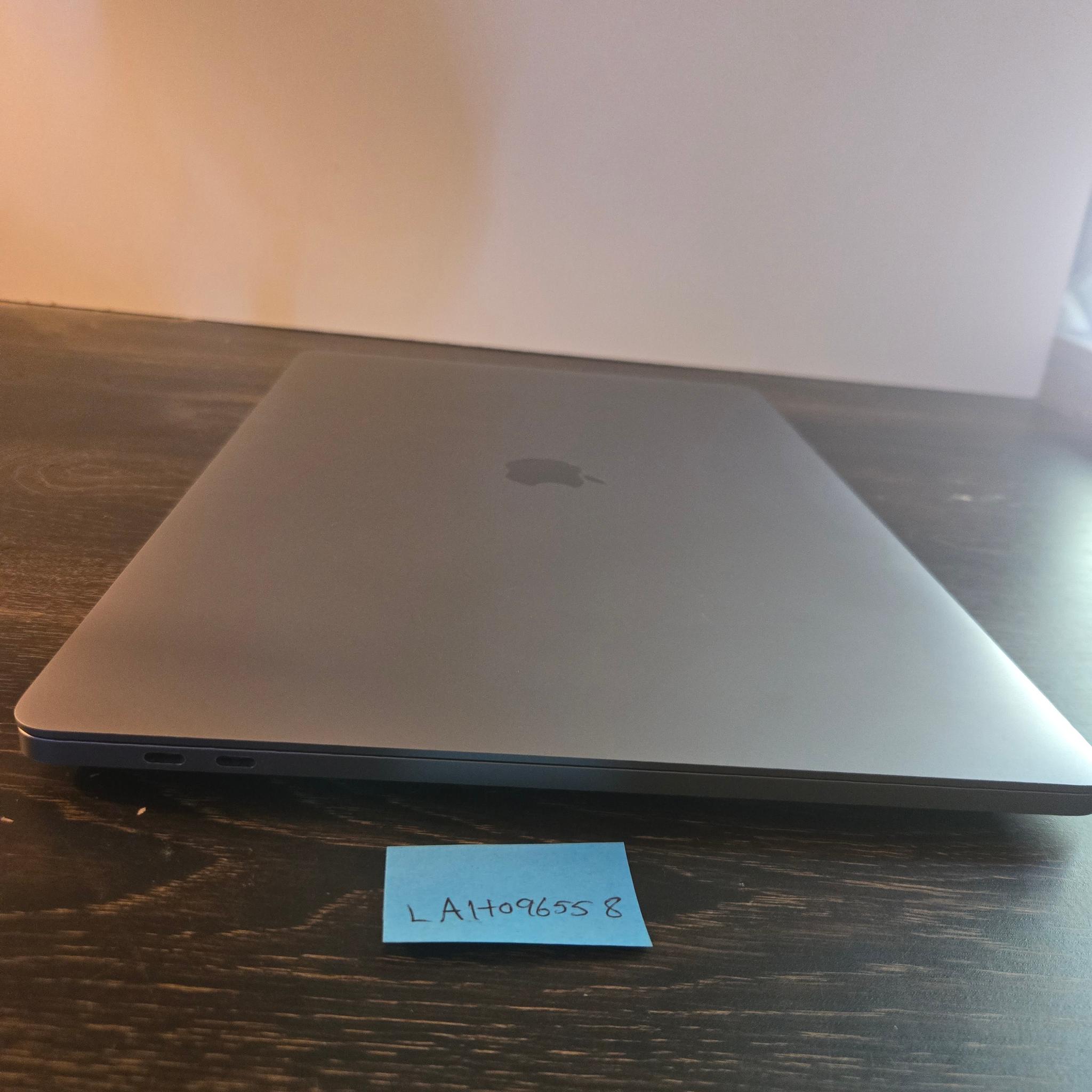 Apple Macbook Pro 16 inch Laptop - 2019 - 1TB - intel i9 - Model A2141