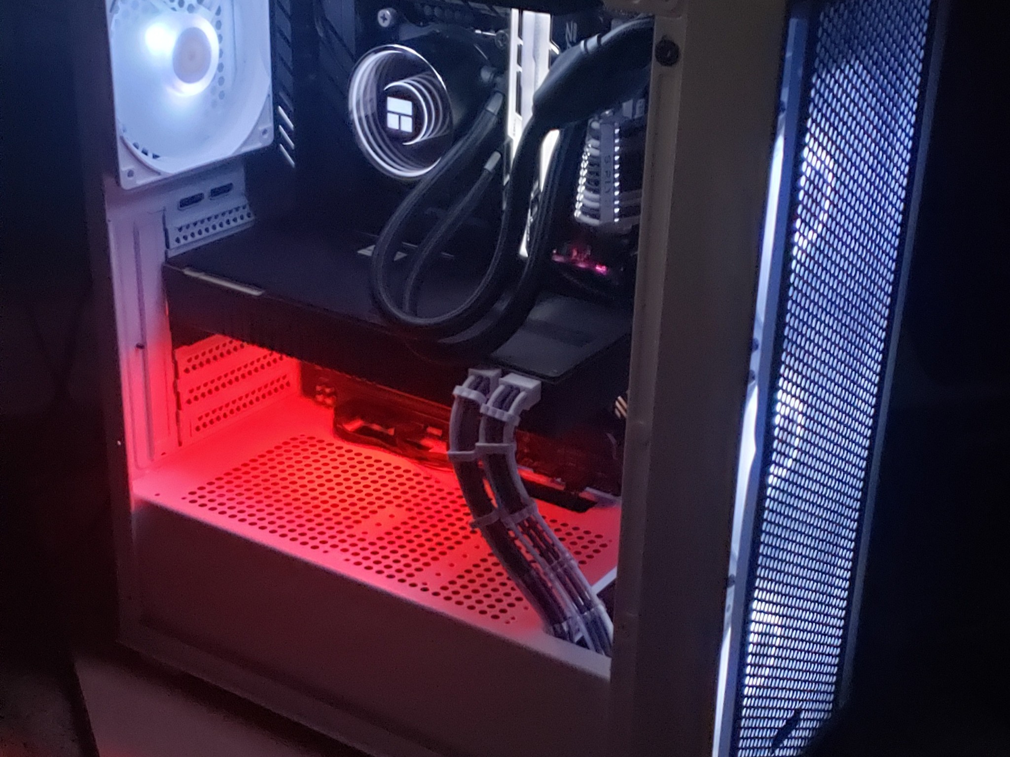 12600k RTX 2080 Windows 11 Pro Mid tier Gaming PC