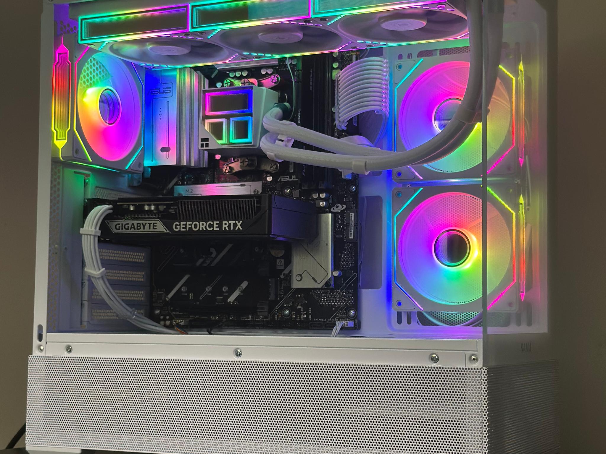 White WiFi Gaming PC | R5 7600x | RTX 5060 Ti | 1TB SSD