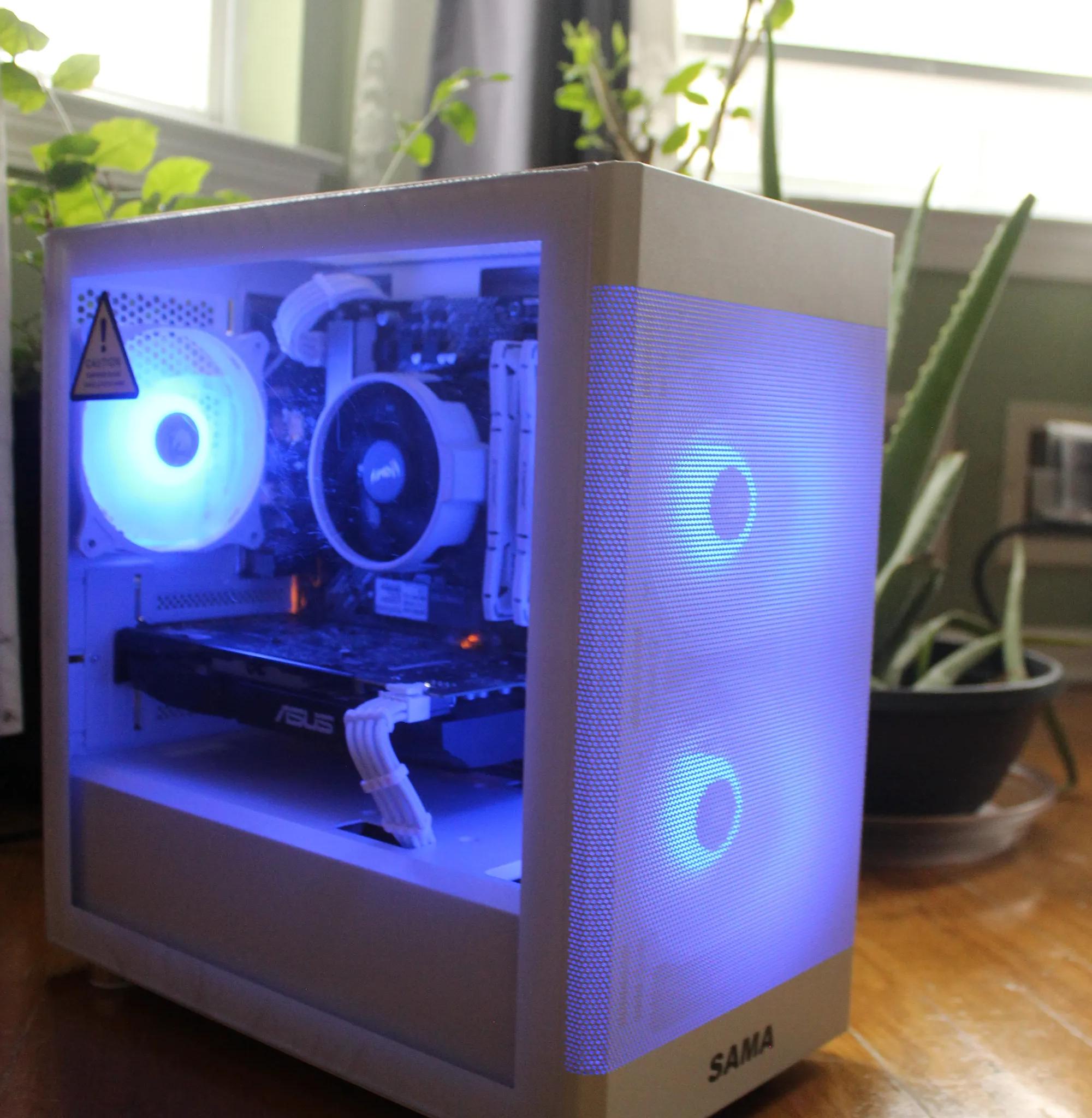 |200+ FPS FORTNITE| All White Ryzen 3 4100- RX 580- 16GB RAM- 512GB SSD WIFI