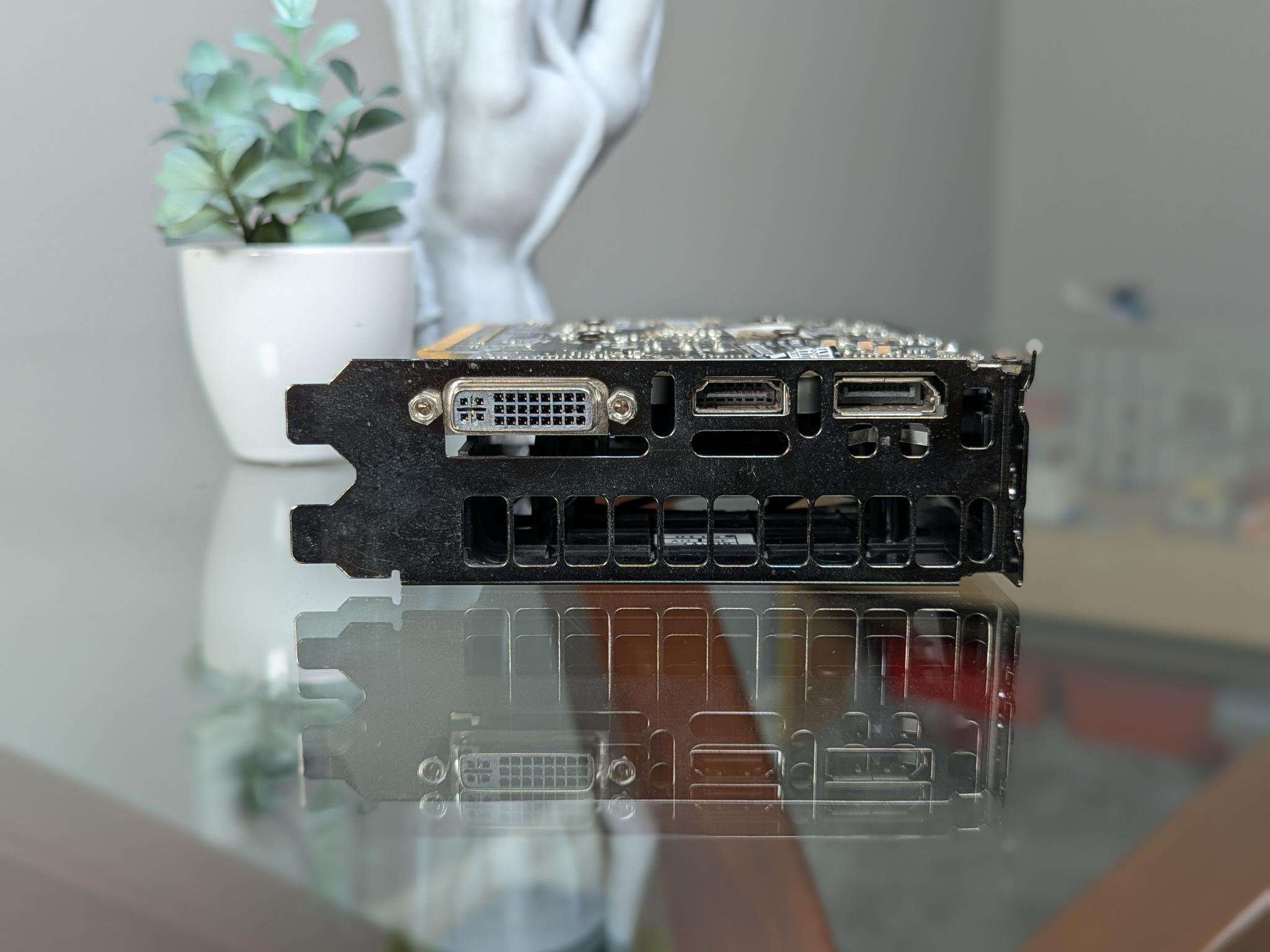 EVGA GTX 750Ti | Please Read Description | Powers On, But No Video Signal (??)