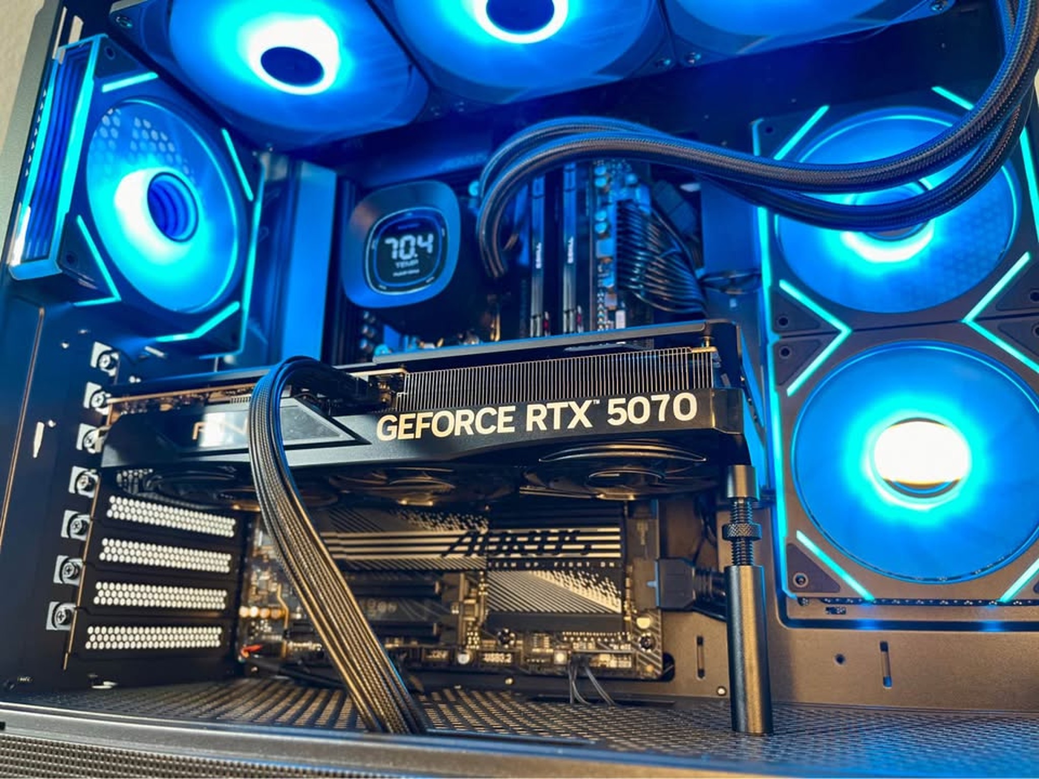 GeForce RTX 5070 Custom Gaming PC - Ryzen 9 7900X