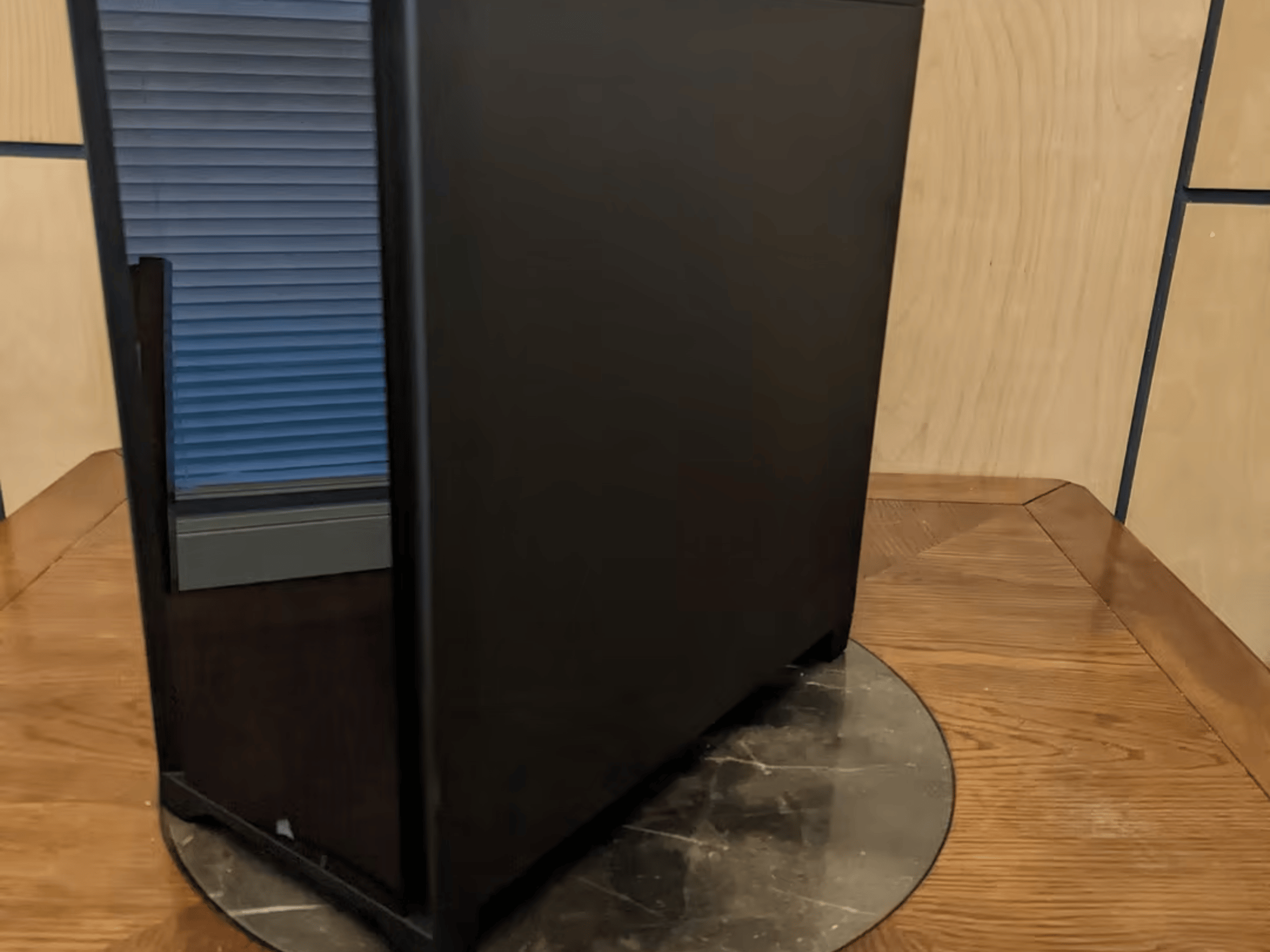 Open Box Corsair 4000X RGB Smart Case - light damage