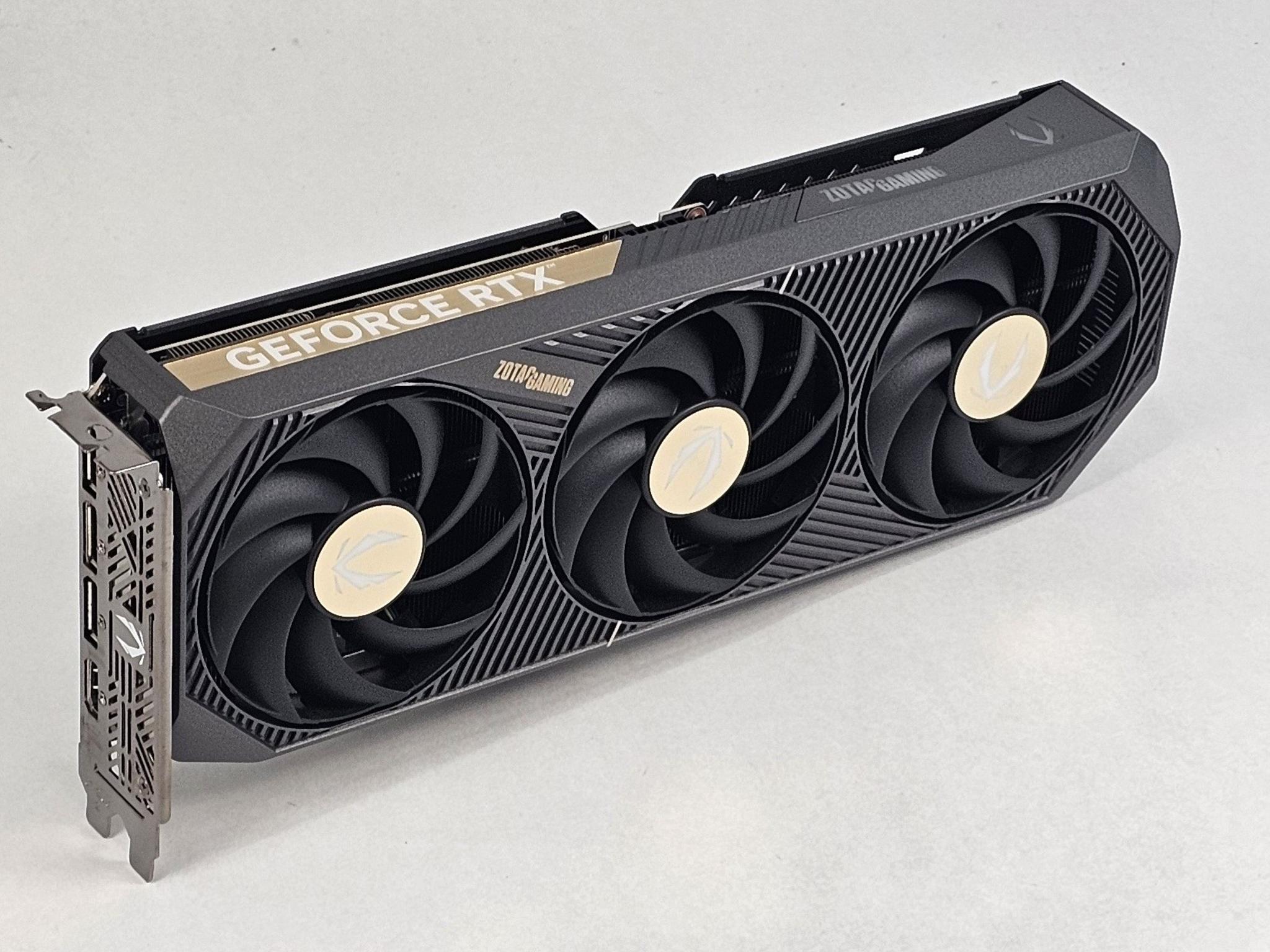 RTX 5070 Zotac Gaming Solid OC 12GB