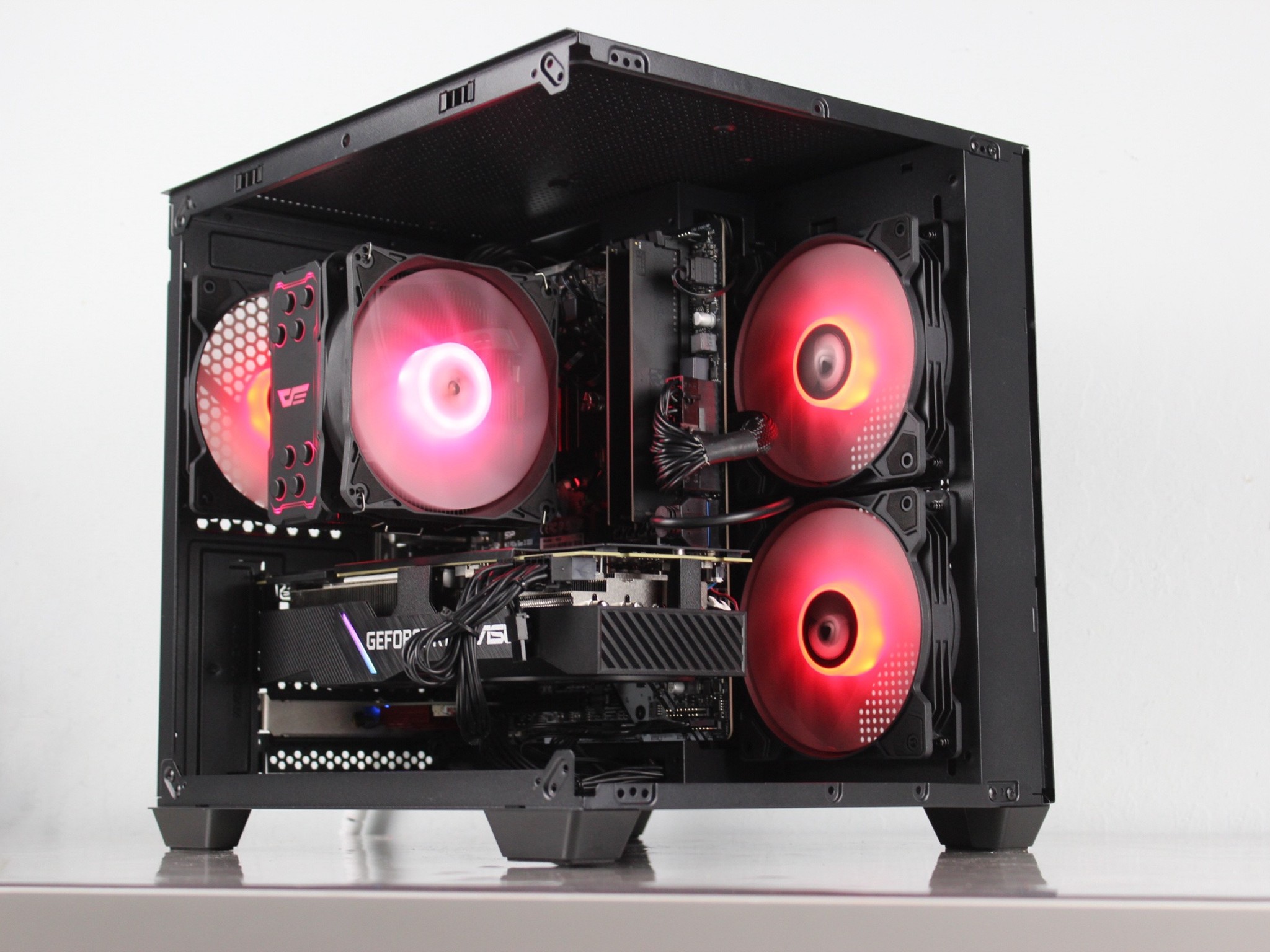 Powerful Black Gaming PC – RTX 2080, Intel i7 9700F, 16GB DDR4, 1TB NVMe SSD - RGB/WiFi/BlueTooth