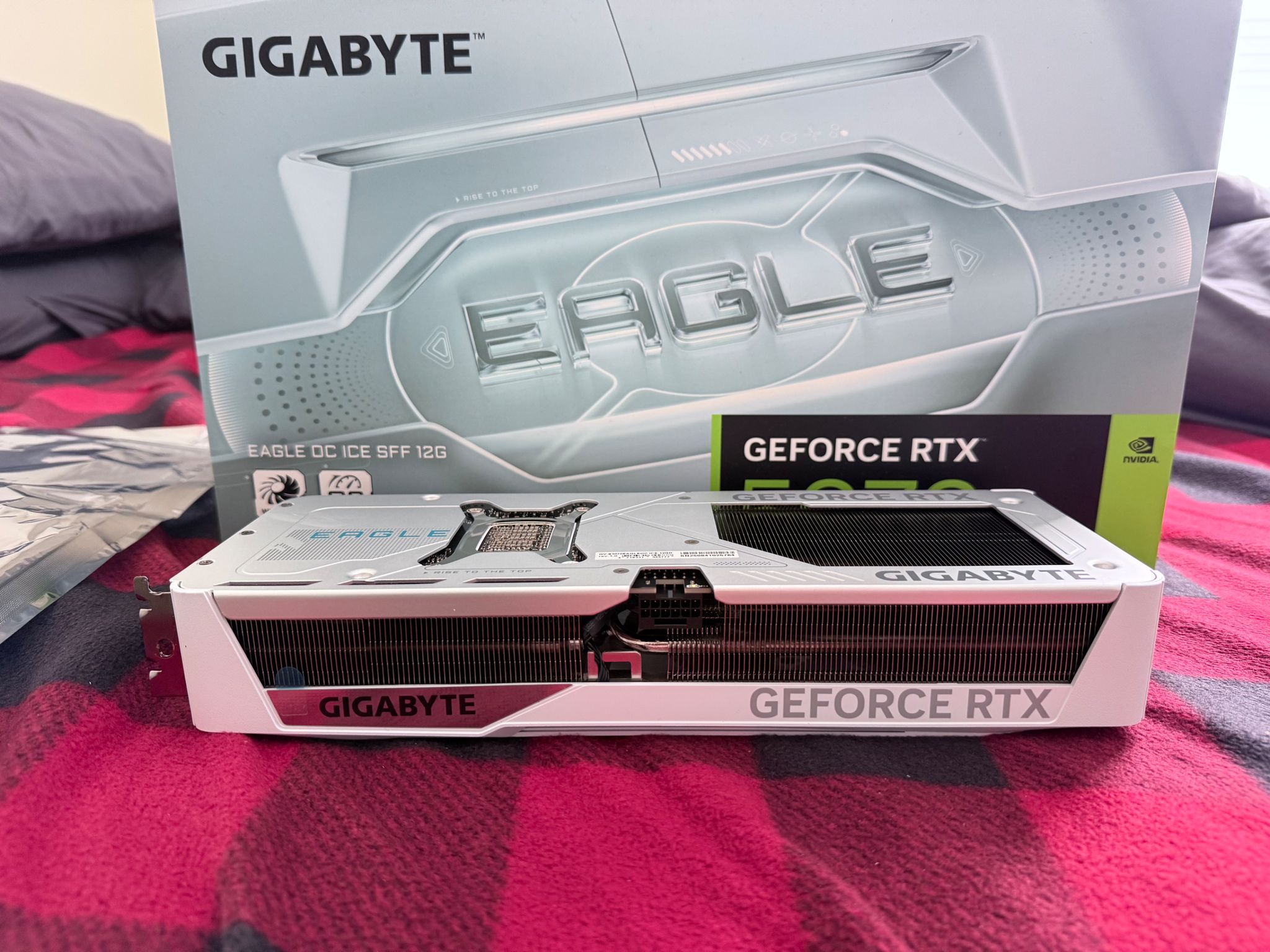RTX 5070 Gigabyte Eagle Ice SFF OC 12 GB GDDR7