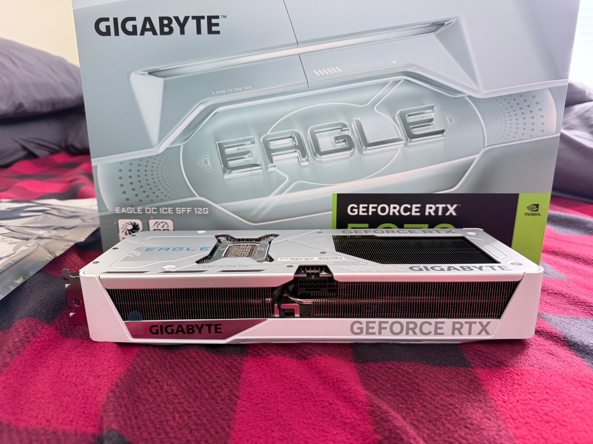 RTX 5070 Gigabyte Eagle Ice SFF OC 12 GB GDDR7
