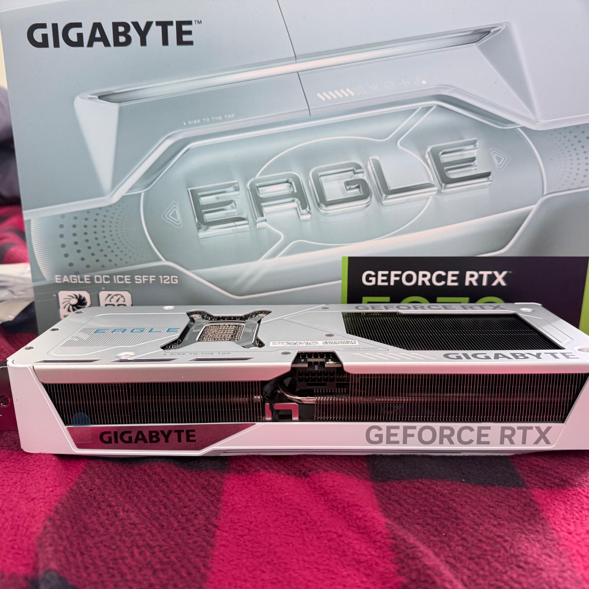RTX 5070 Gigabyte Eagle Ice SFF OC 12 GB GDDR7