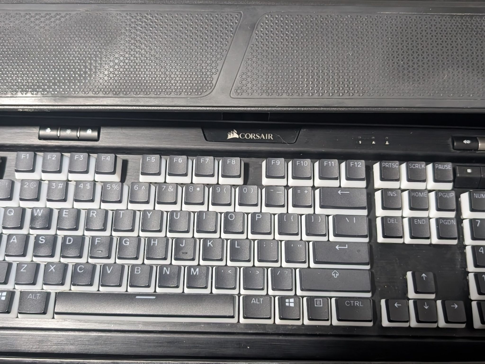Corsair K95 Platinum RGB