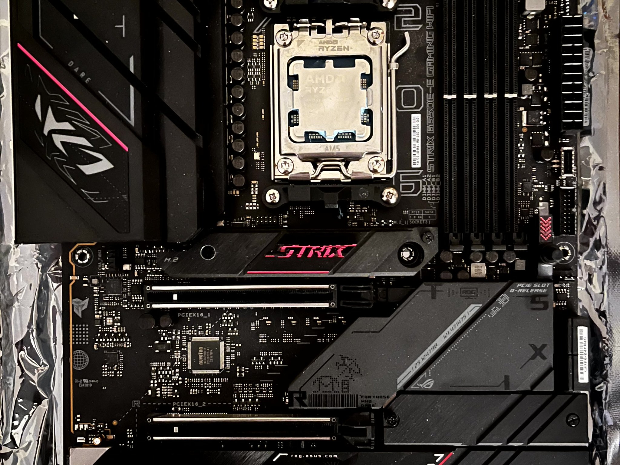 🔥Ryzen 7 9800X3D🔥 | 32G @6400 | Asus ROG Strix B650E-E motherboard