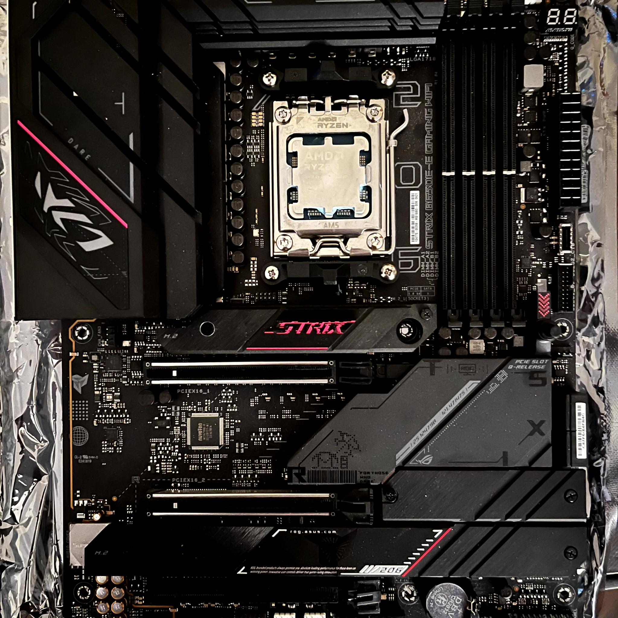 🔥Ryzen 7 9800X3D🔥 | 32G @6400 | Asus ROG Strix B650E-E motherboard