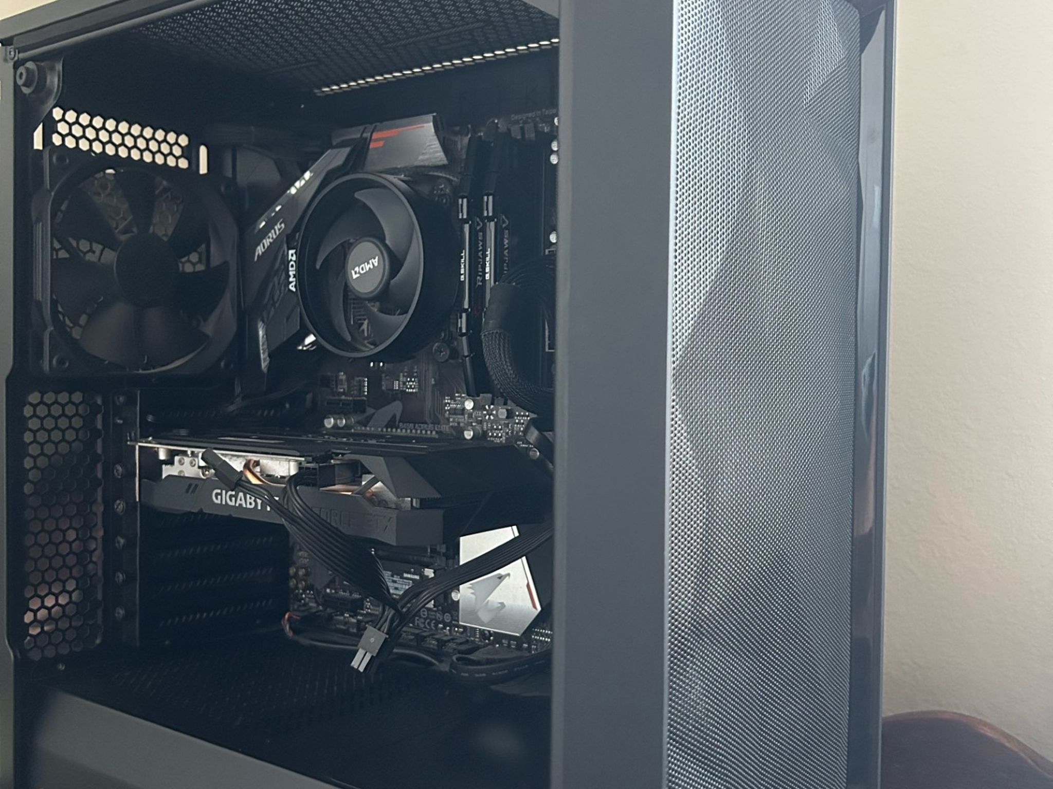 Desktop Gaming PC! Ryzen 5 3600 + Nvidia GTX 1650 super!