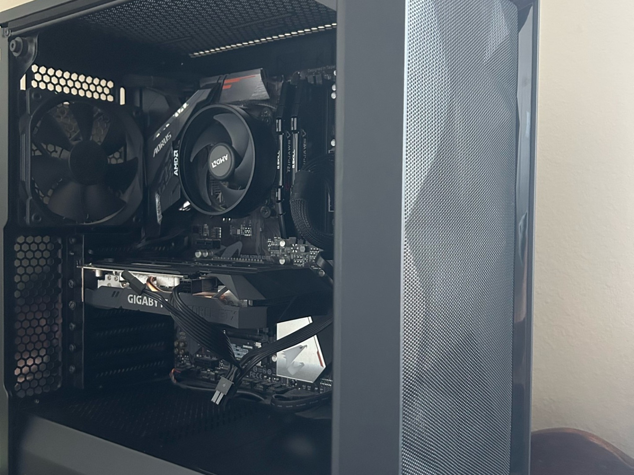 Desktop Gaming PC! Ryzen 5 3600 + Nvidia GTX 1650 super!