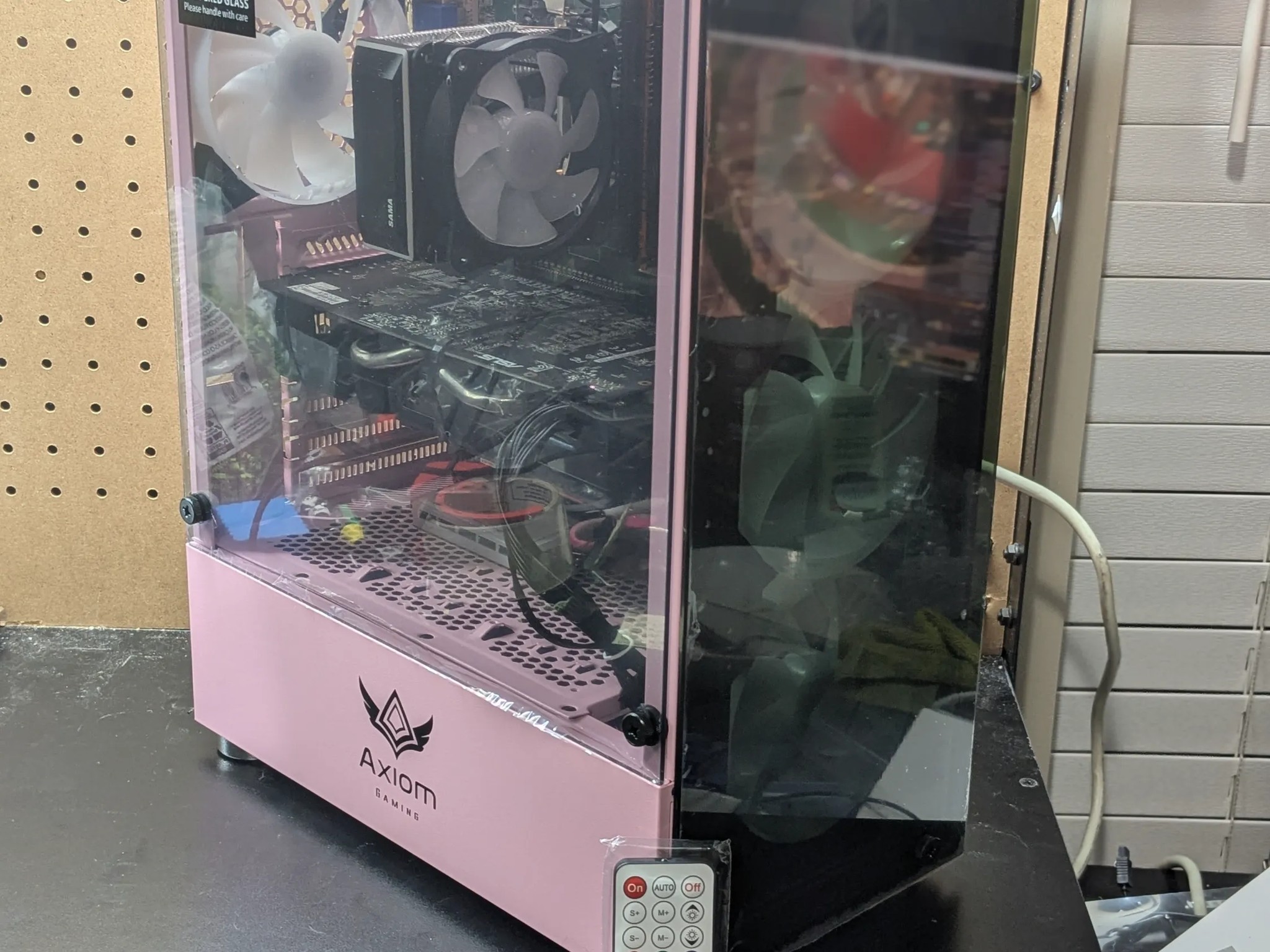 Fabulously Pink |  100 FPS Fortnite | i5-4590 , 16GB RAM, 500GB SSD, RX 470 8GB, RGB, Wifi, Win10