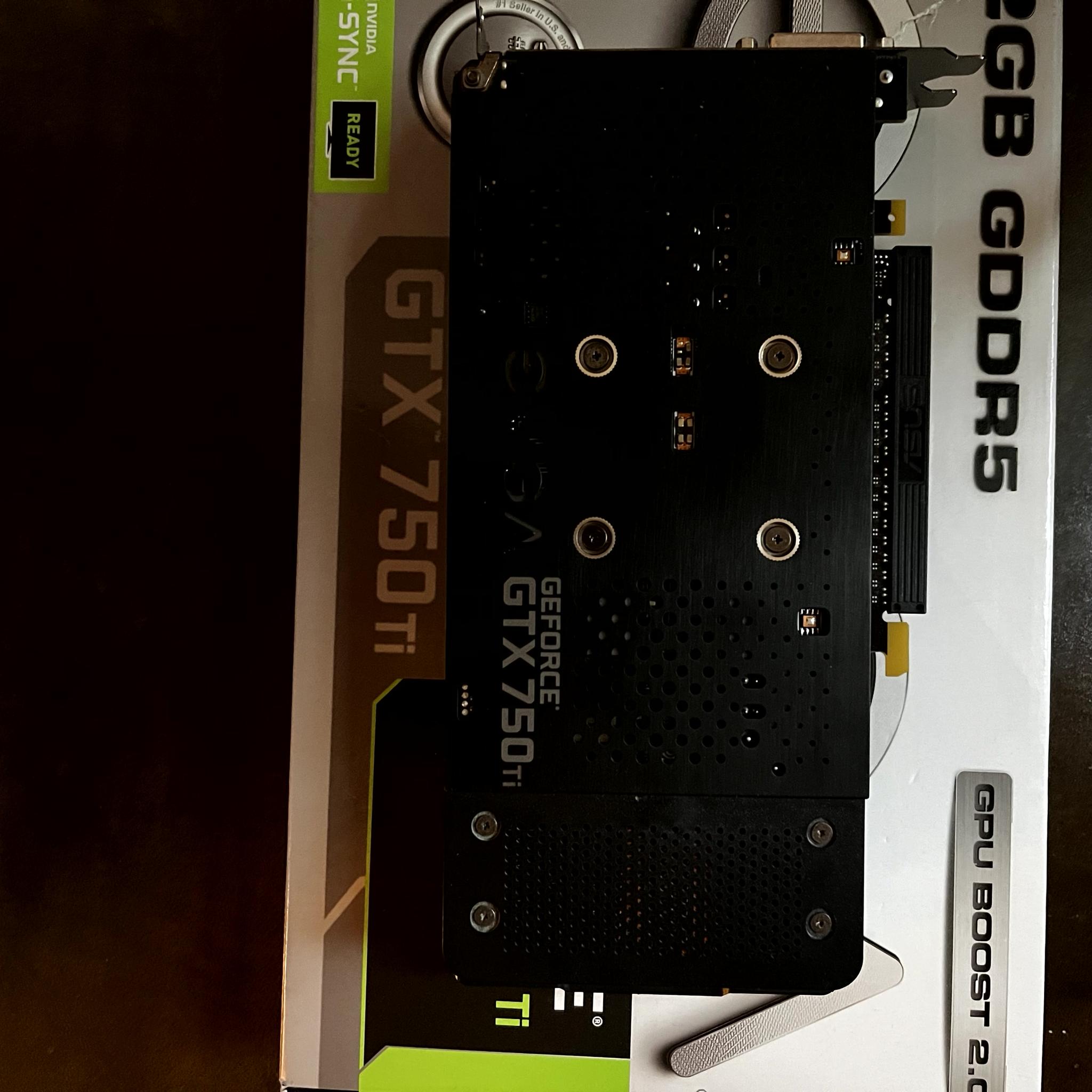EVGA e-GeForce 8800 GTX and EVGA GTX 750Ti FTW retro GPUs