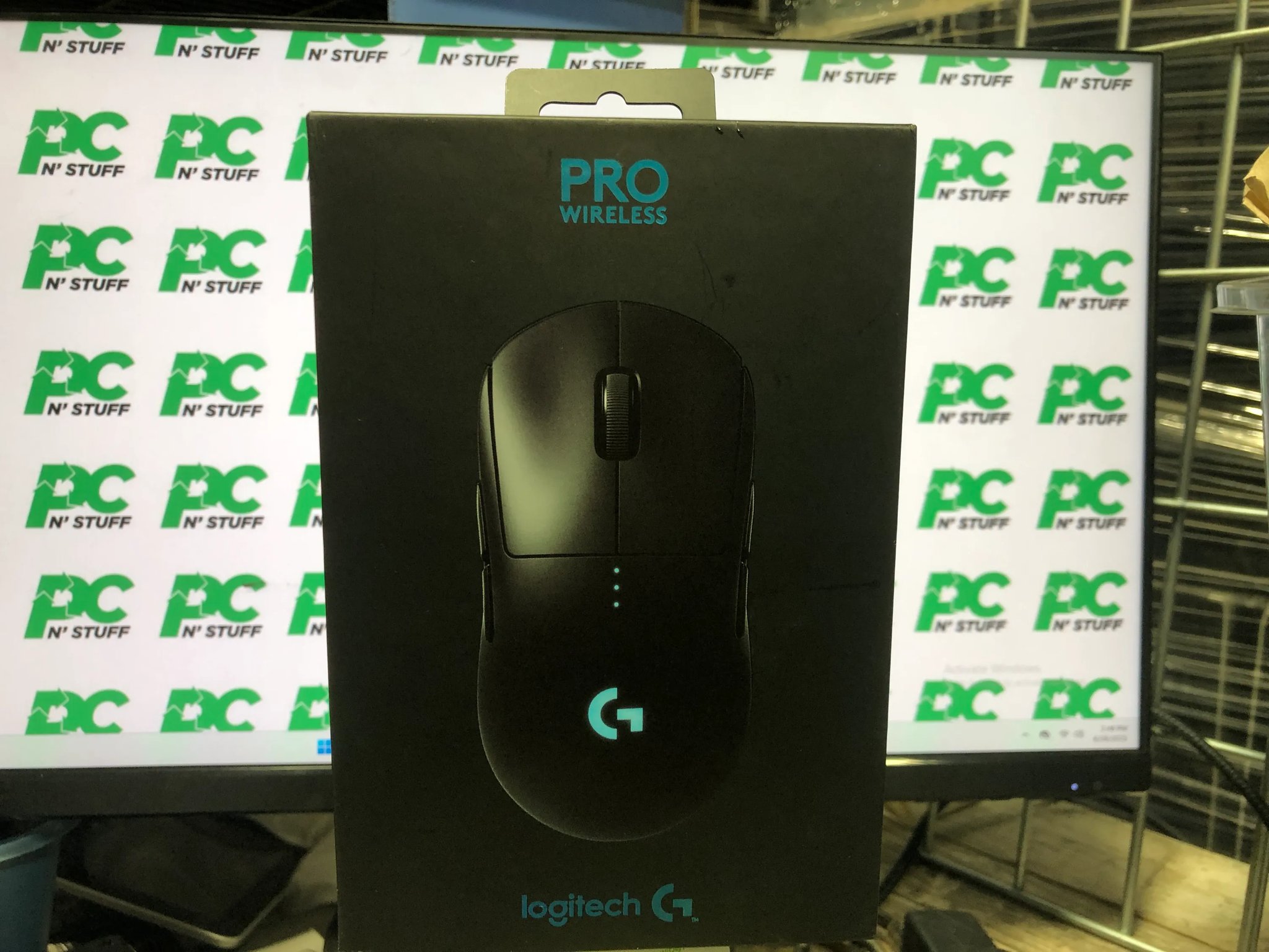 Logitech G PRO Wireless Mouse + Lightsync RGB